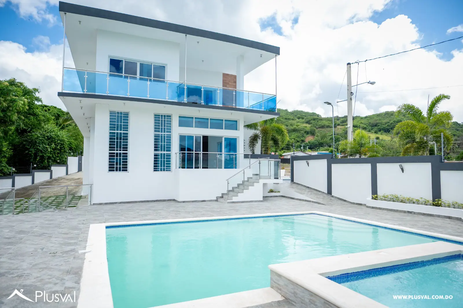 Villa de dos Niveles en Venta en Residencial Cerrado 520724