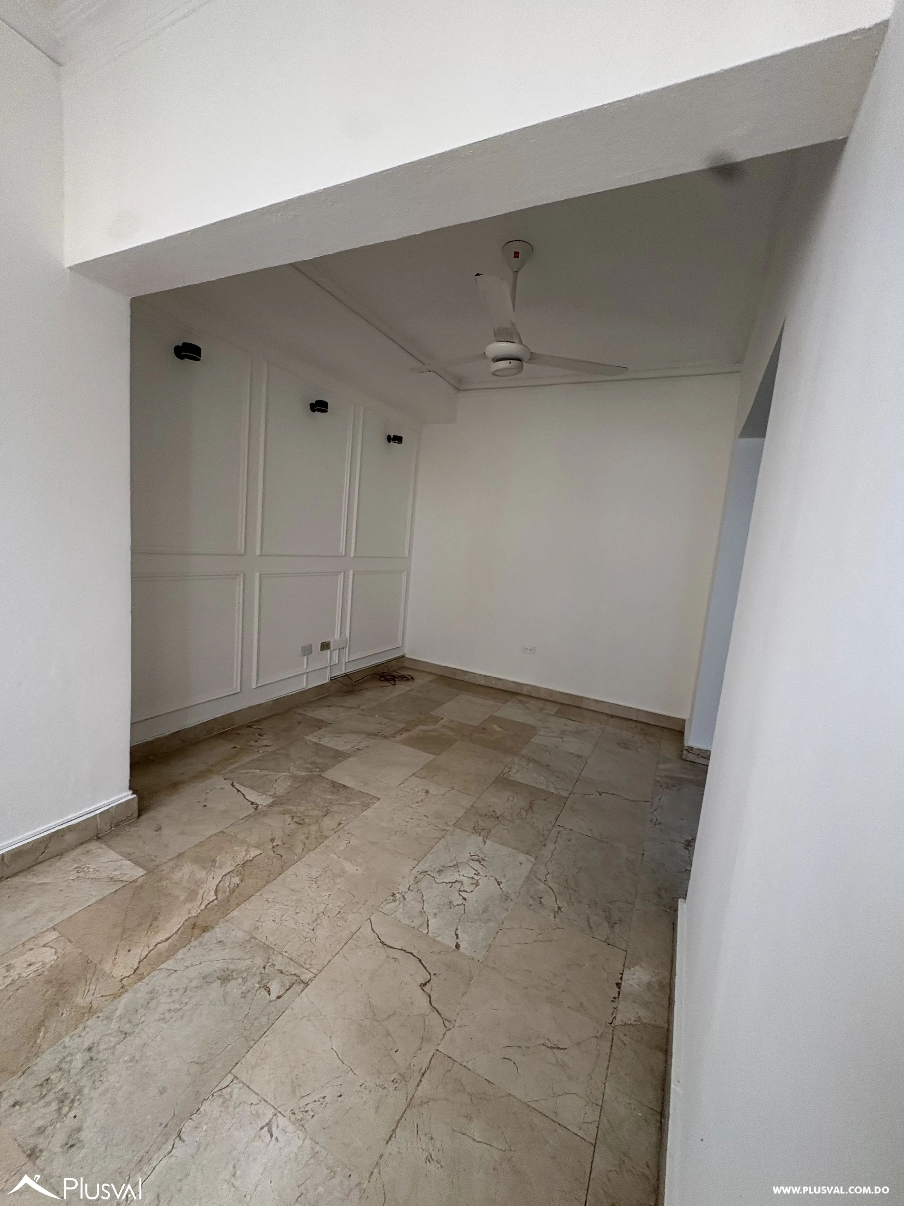 Apartamento en alquiler en el centro de Naco super amplio y piso alto 535133