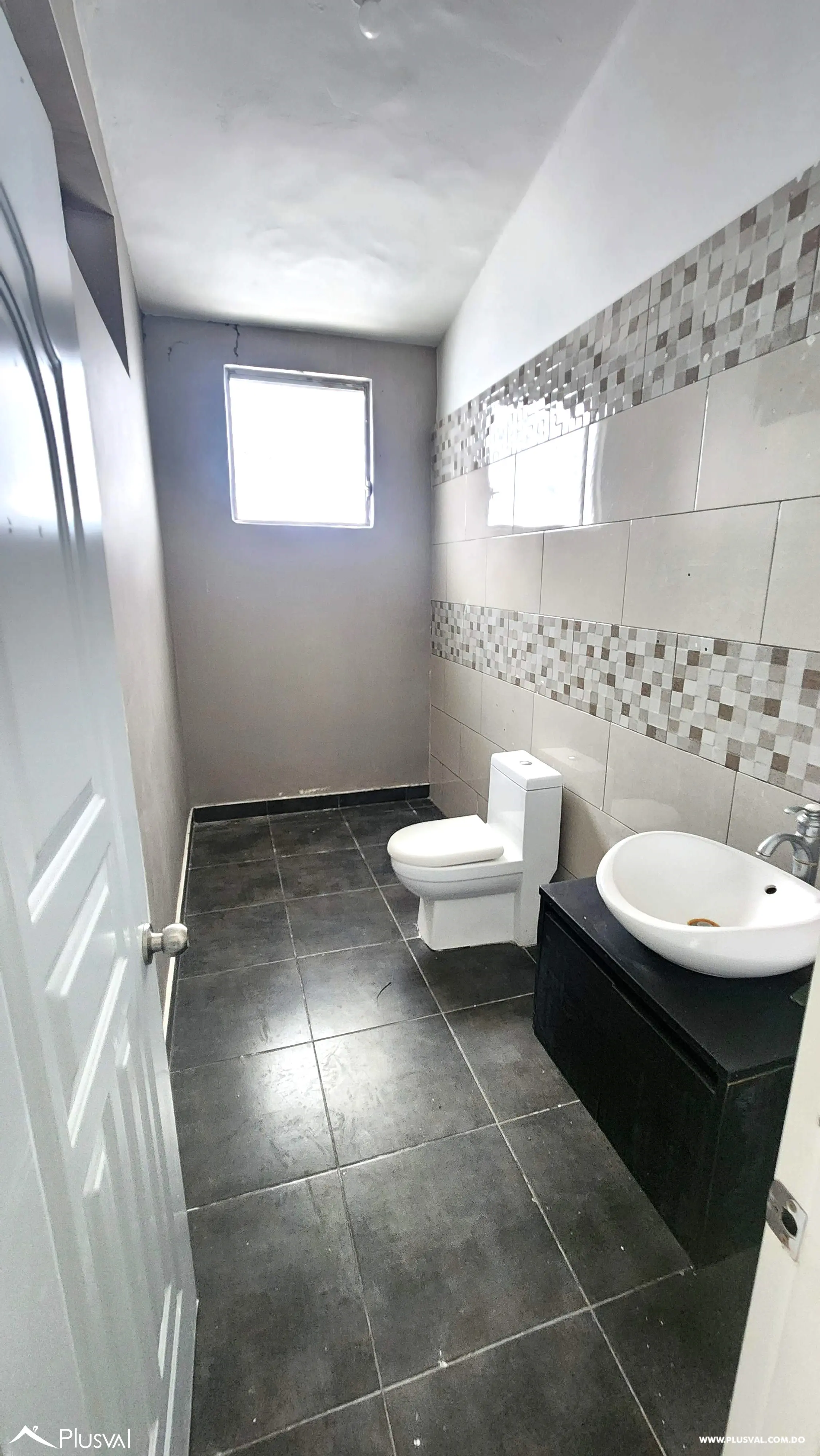 Se alquila casa para fines comerciales. 502711