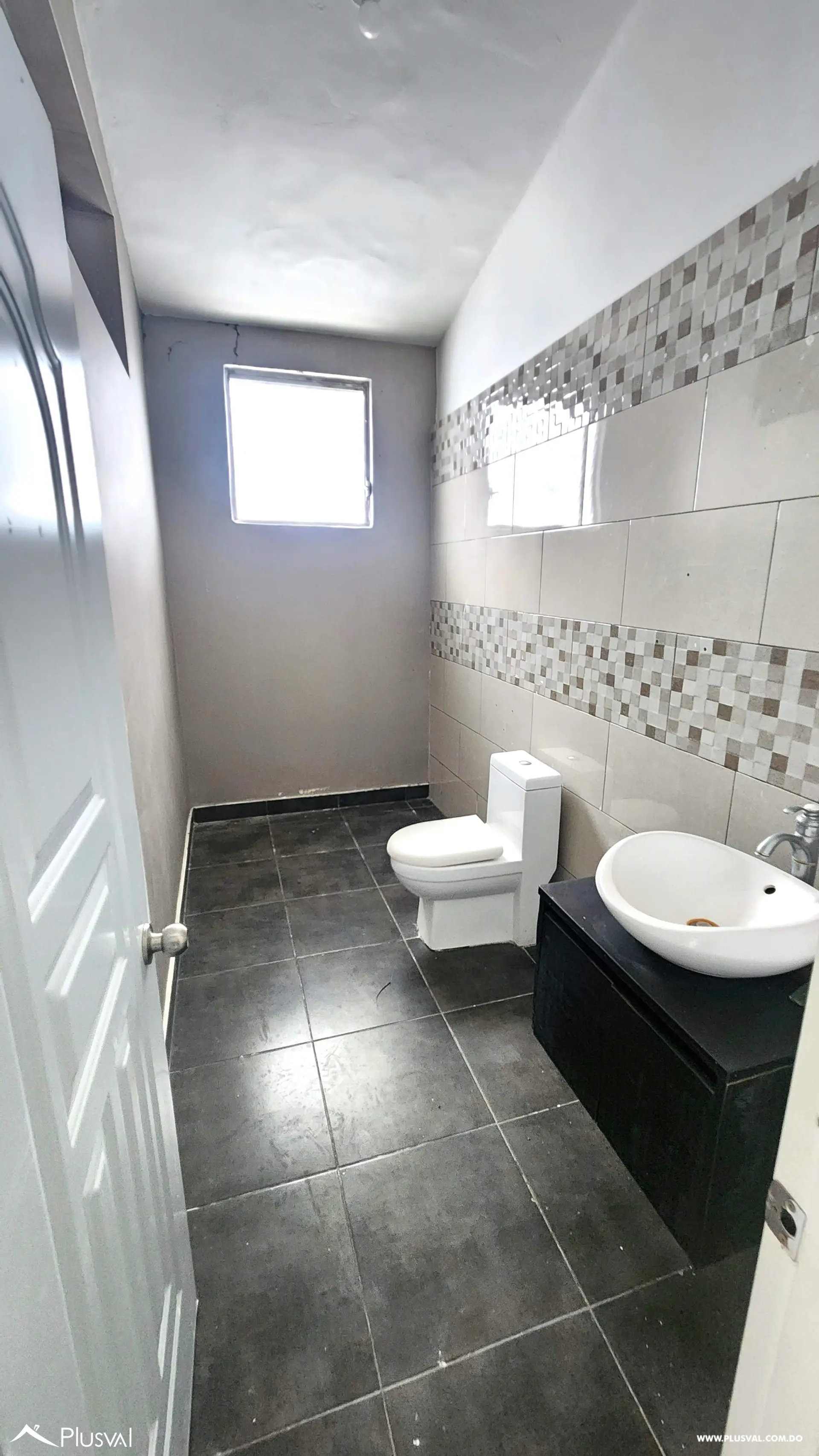 Se alquila casa para fines comerciales. 502711