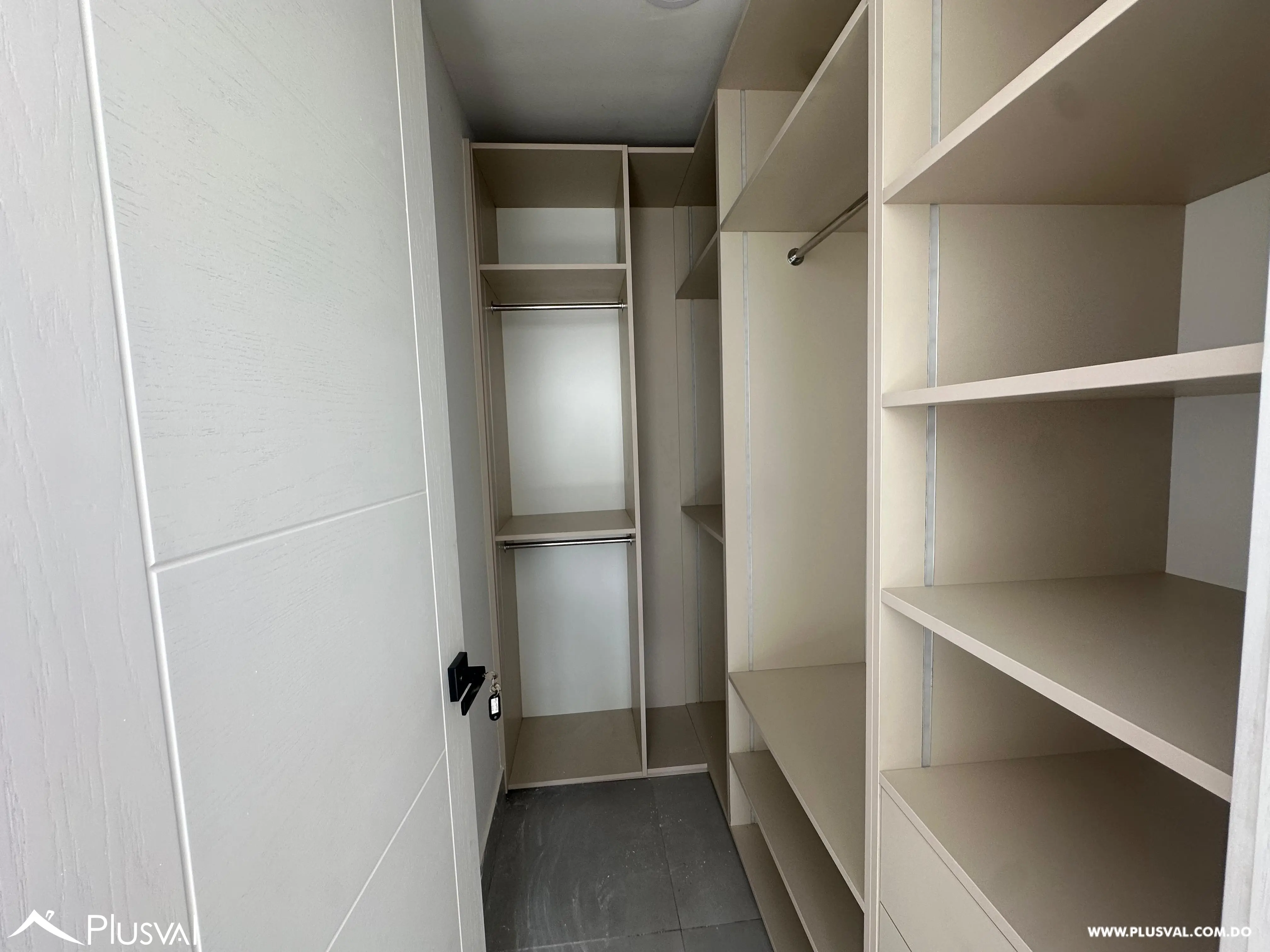 Apartamento de 1 habitación en alquiler en Evaristo Morales 484049