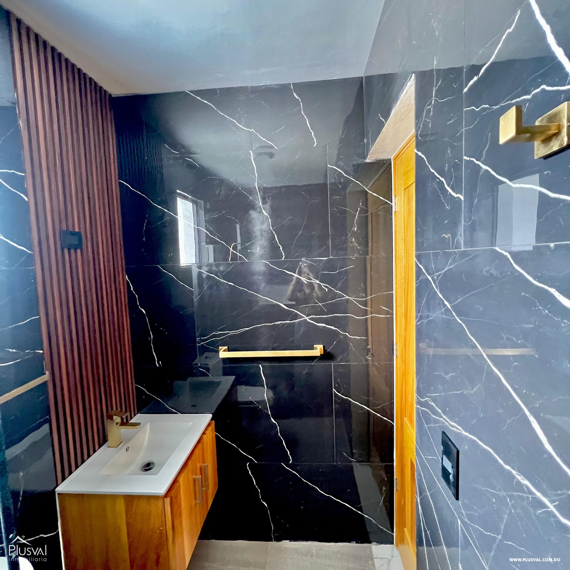 Hermoso apartamento terminado en la Urbanización Thomen 349978