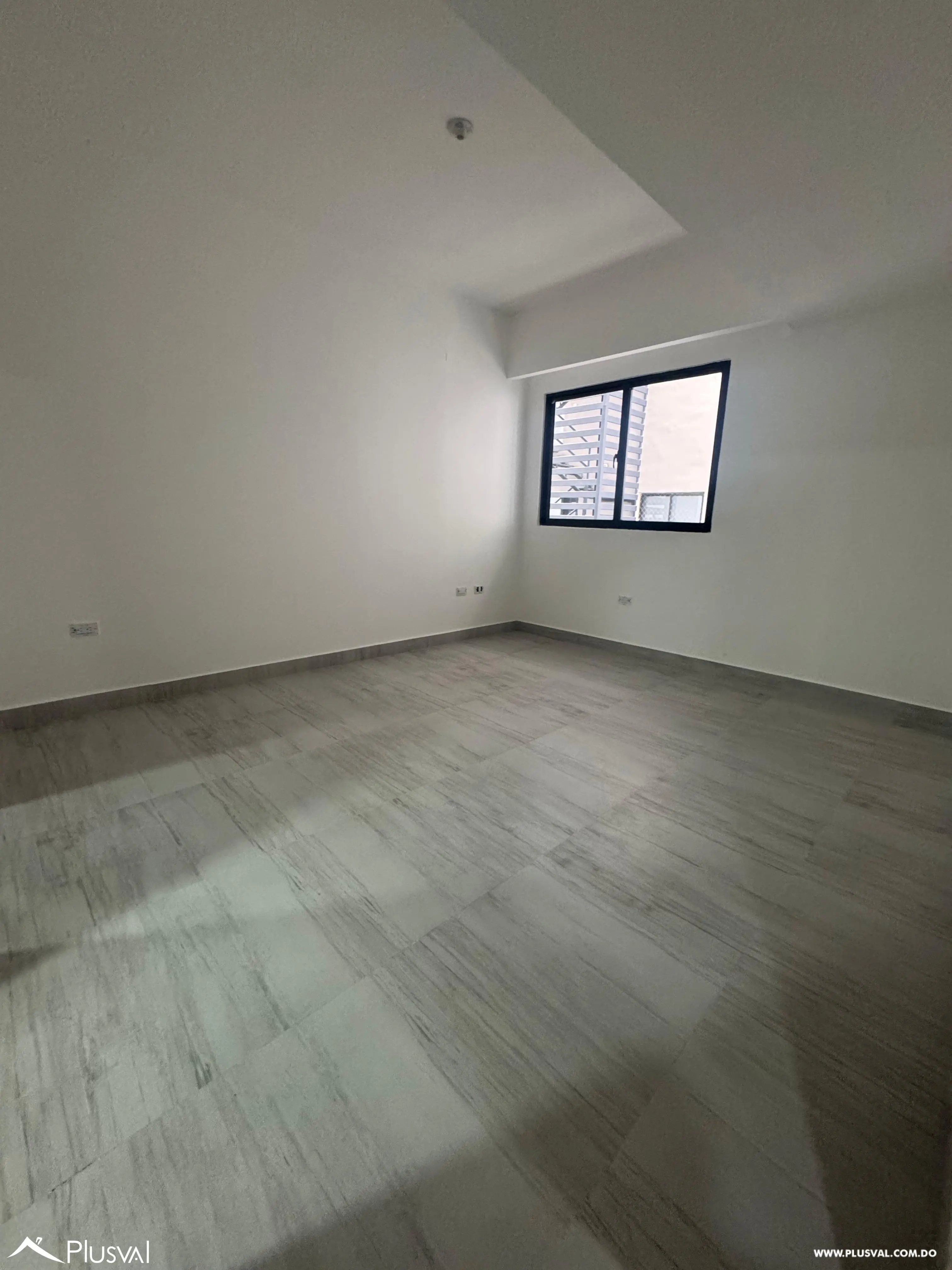 Alquiler de apartamento de 1 habitación y 2 baños en torre de lujo de Evaristo 489686