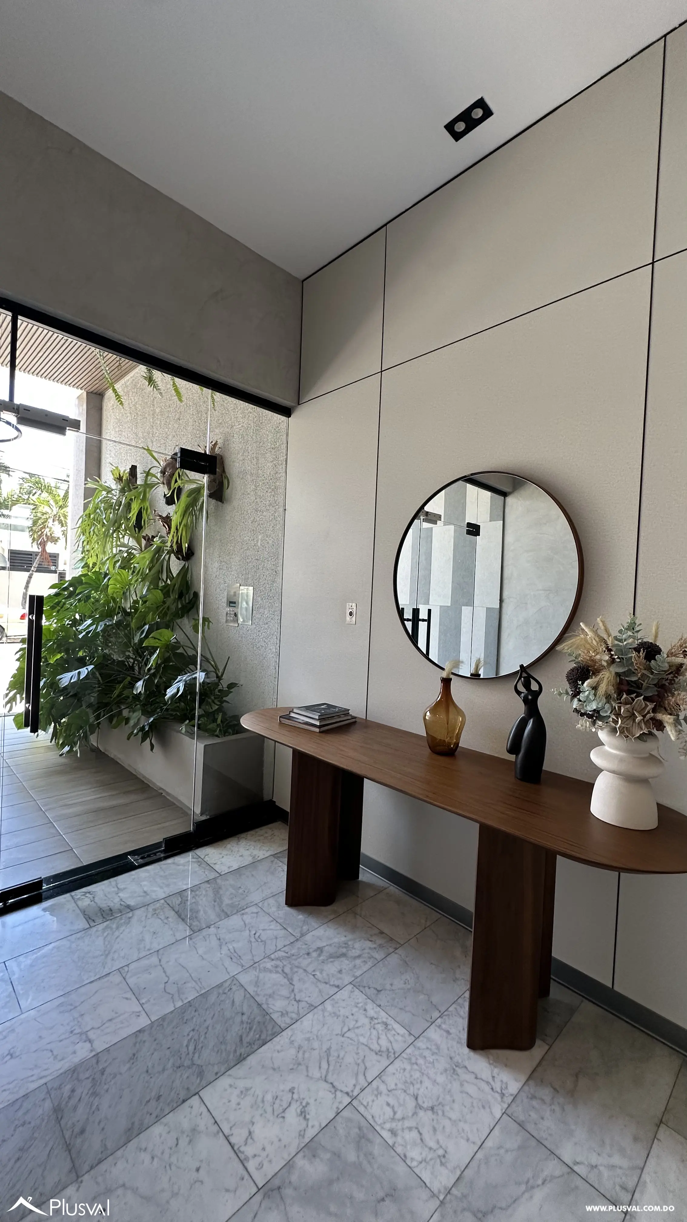 Apartamento en renta en Bella Vista 3 habitaciones, 2 parqueos y áreas sociales 462869