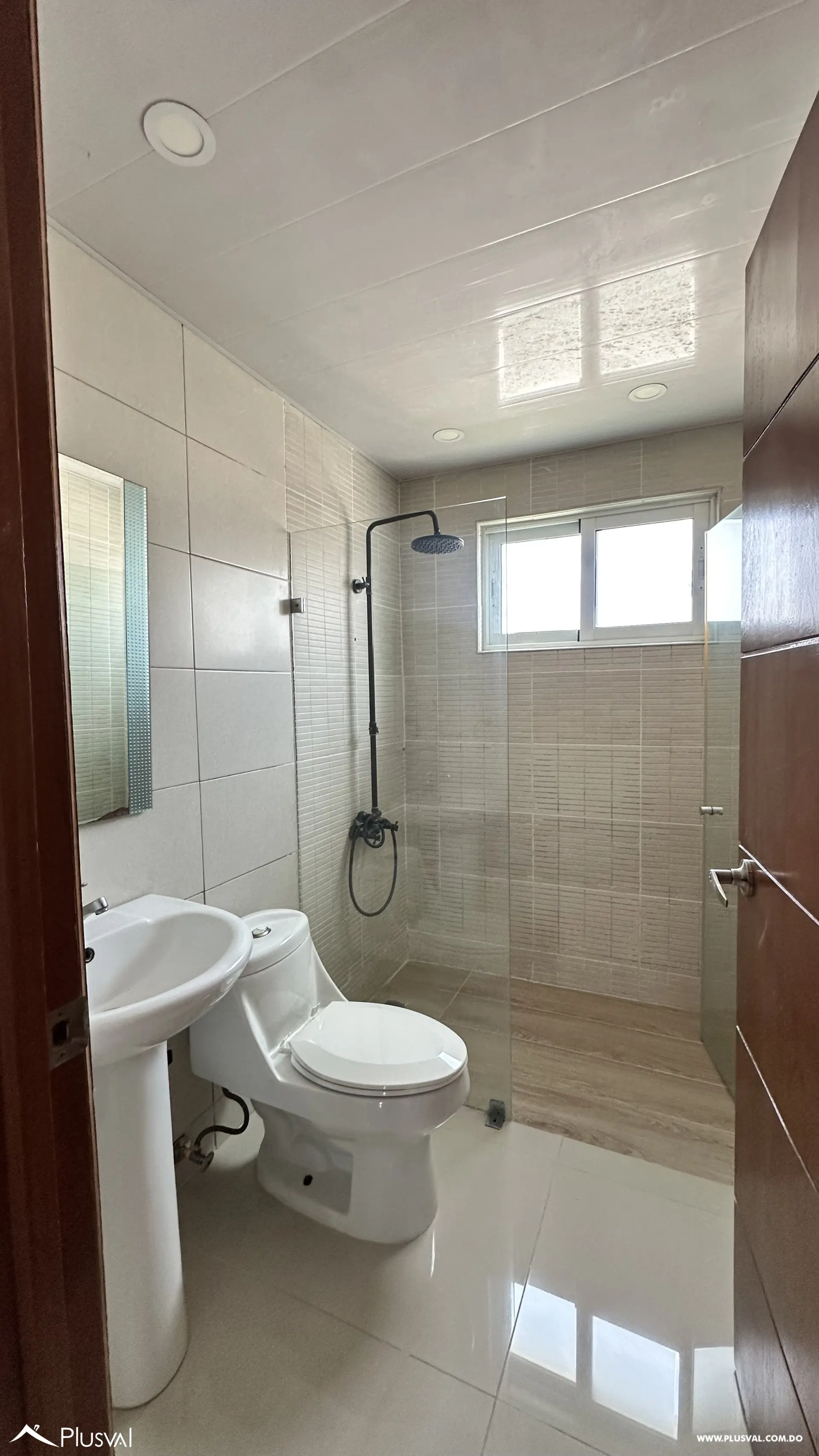 Apartamento en Venta de 3 Habitaciones en Evaristo Morales con 2 Parqueos 518297