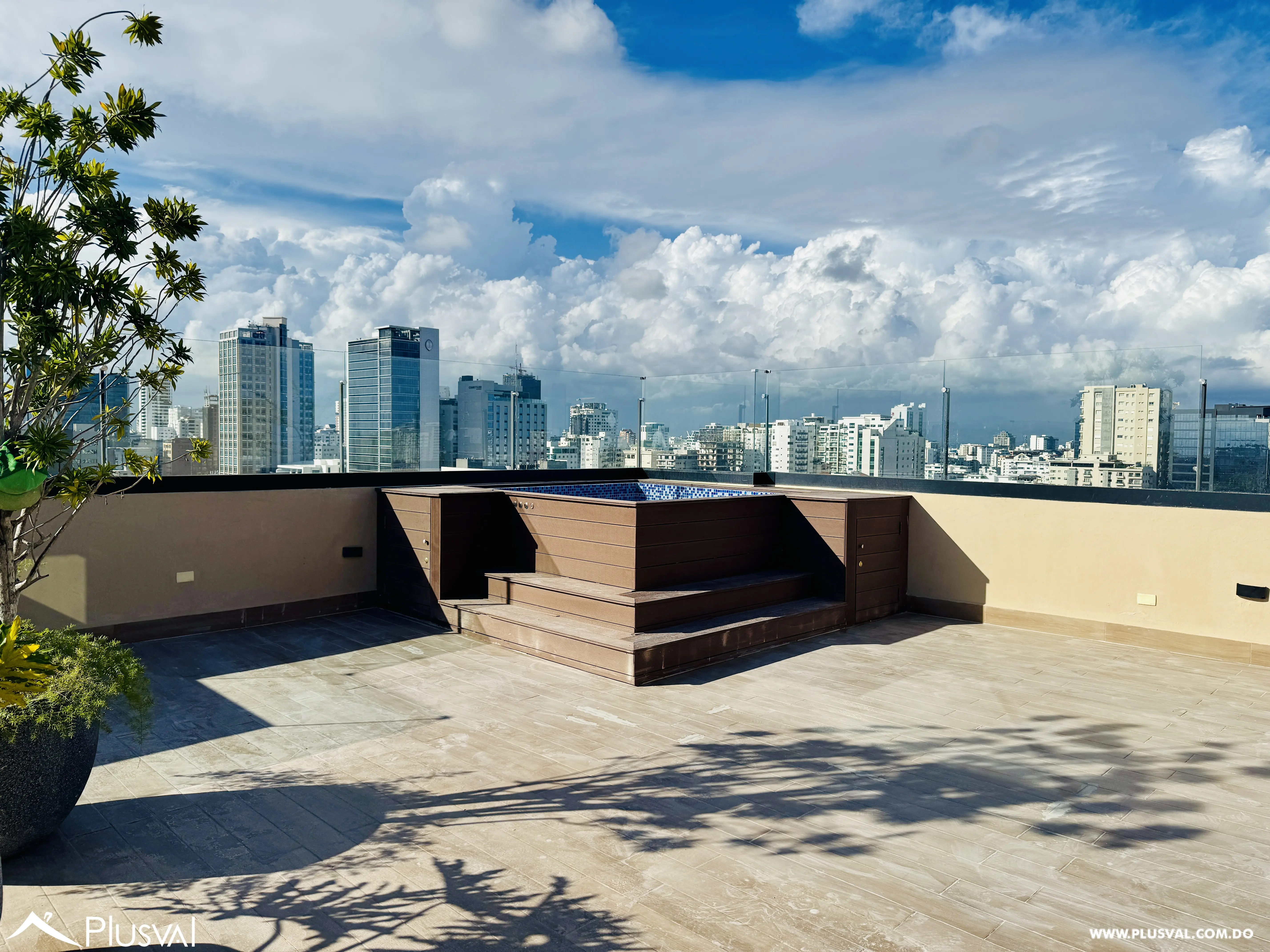 Céntrico apartamento amueblado cerca de la Av. Churchill 502964