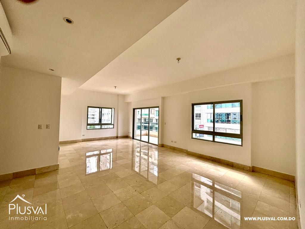 Alquiler de apartamento con amplio balcón en Piantini 344438