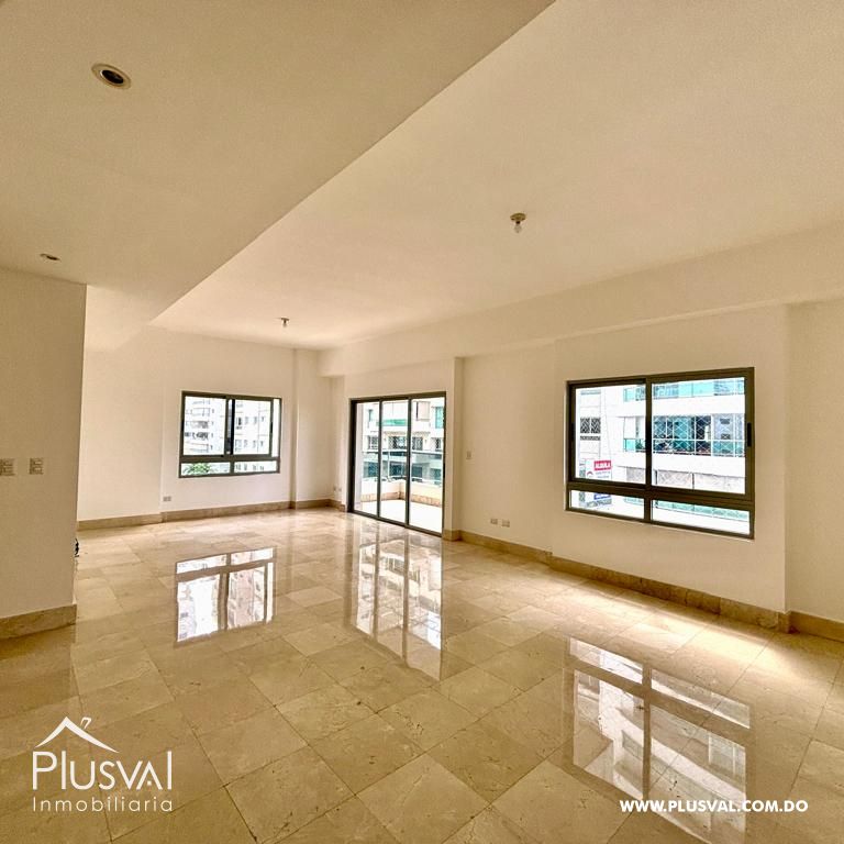 Alquiler de apartamento con amplio balcón en Piantini 344438