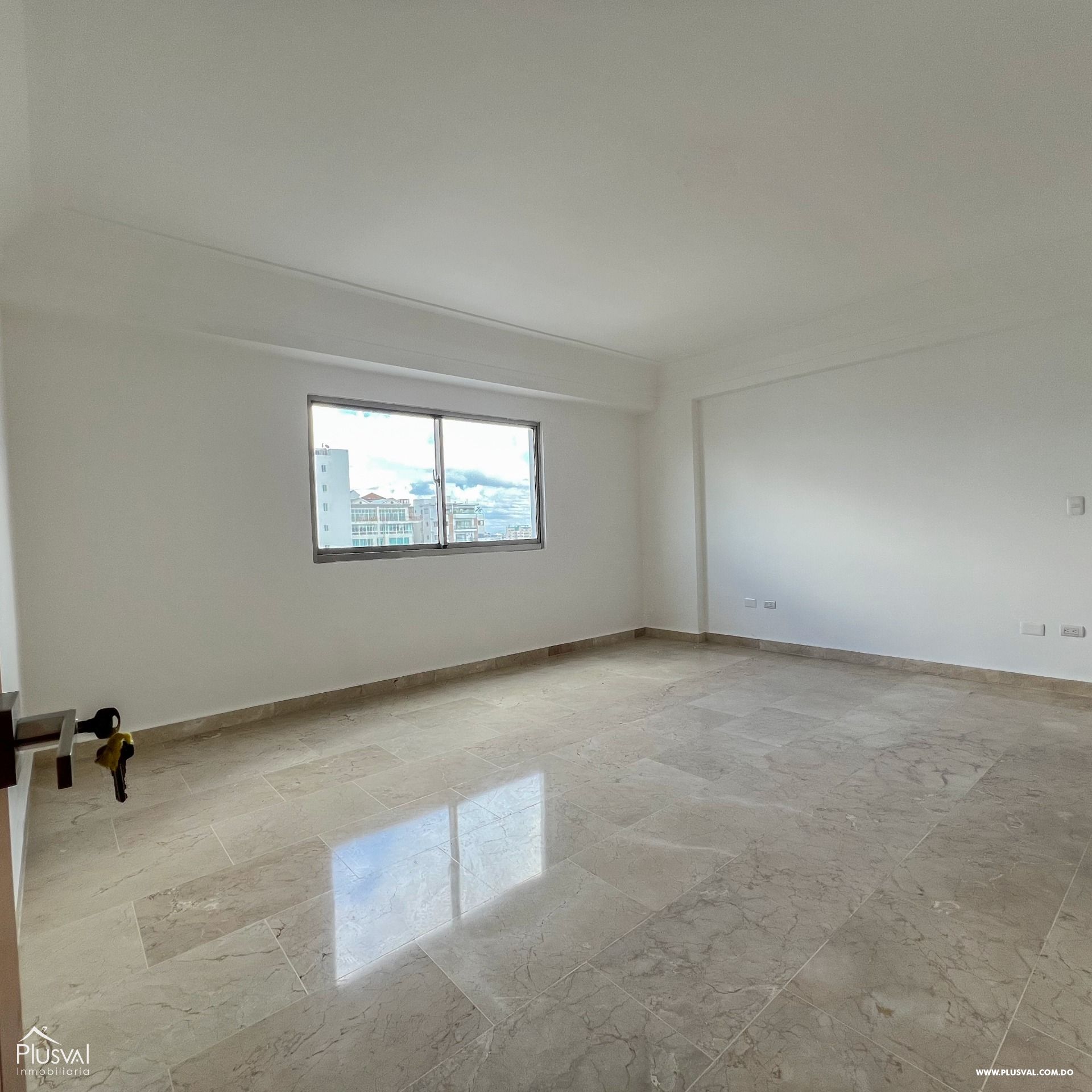 Impresionante PentHouse de tres niveles a pasos del parque Mirador Sur, con ascensor interno. 435396