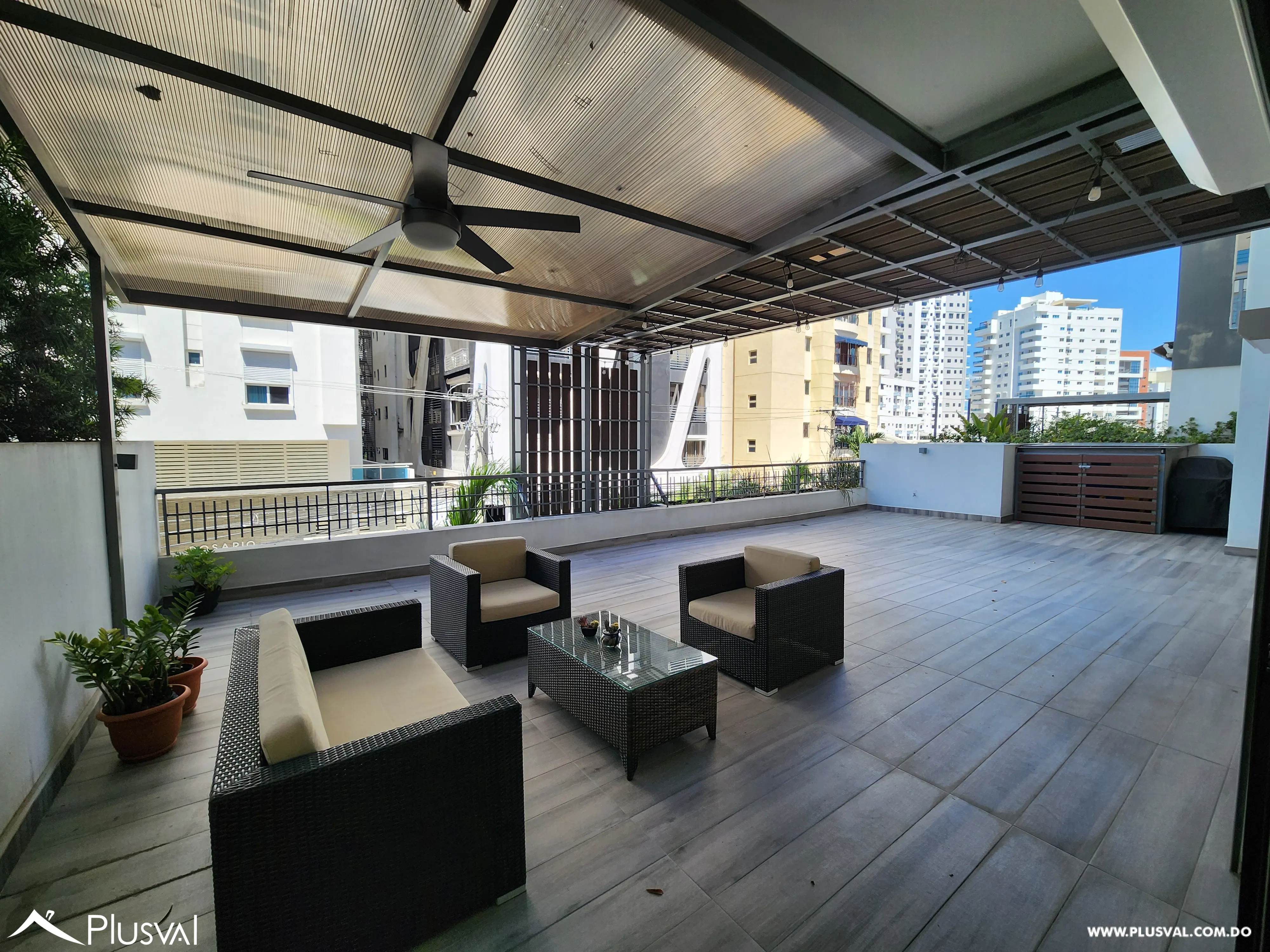 Apartamento con gran terraza en venta en Naco 465165