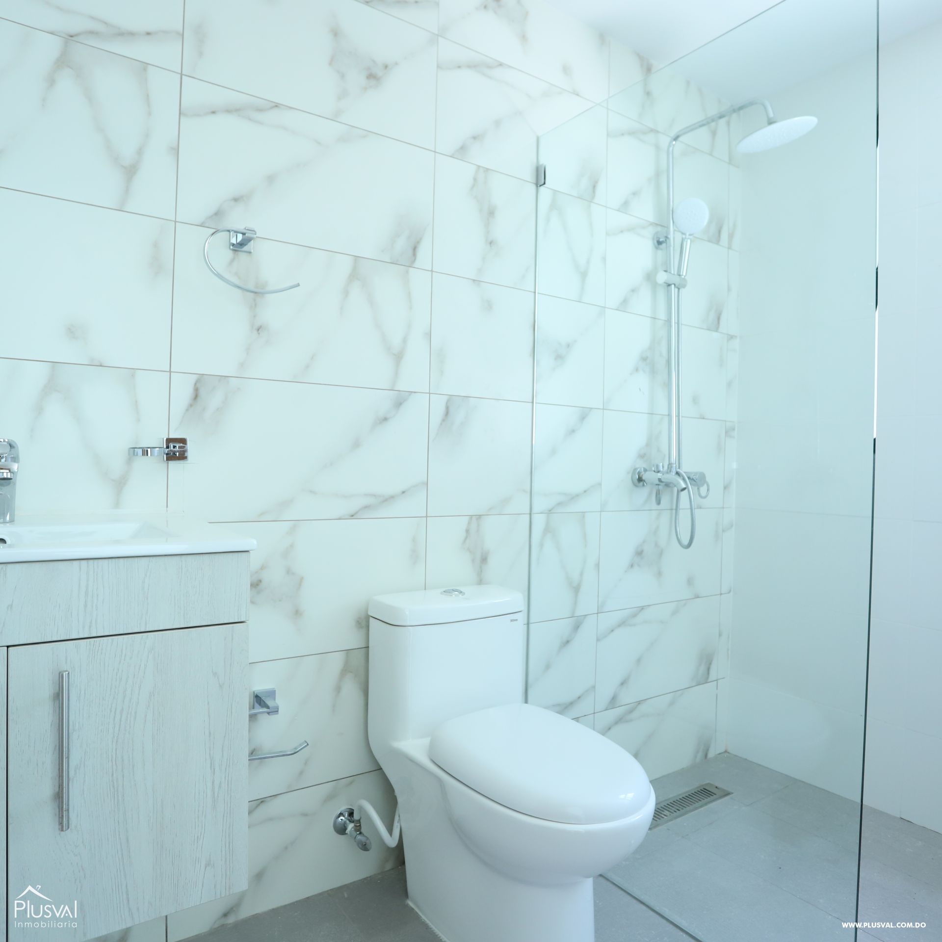 Apartamento en renta de 3 habitaciones ubicado en un piso 7 424929