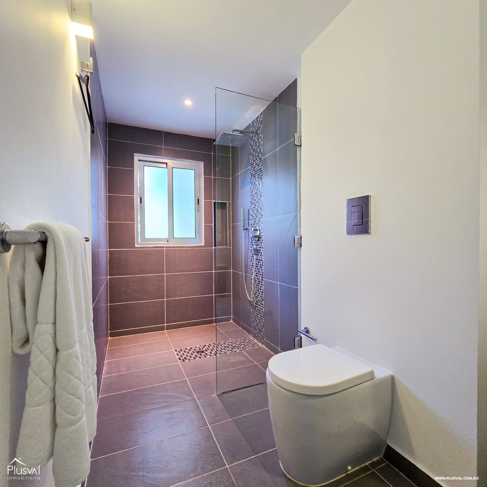 Exclusivos Apartamento de 3 Habitaciones en Proyecto Cerrado Frente al Mar. 439561