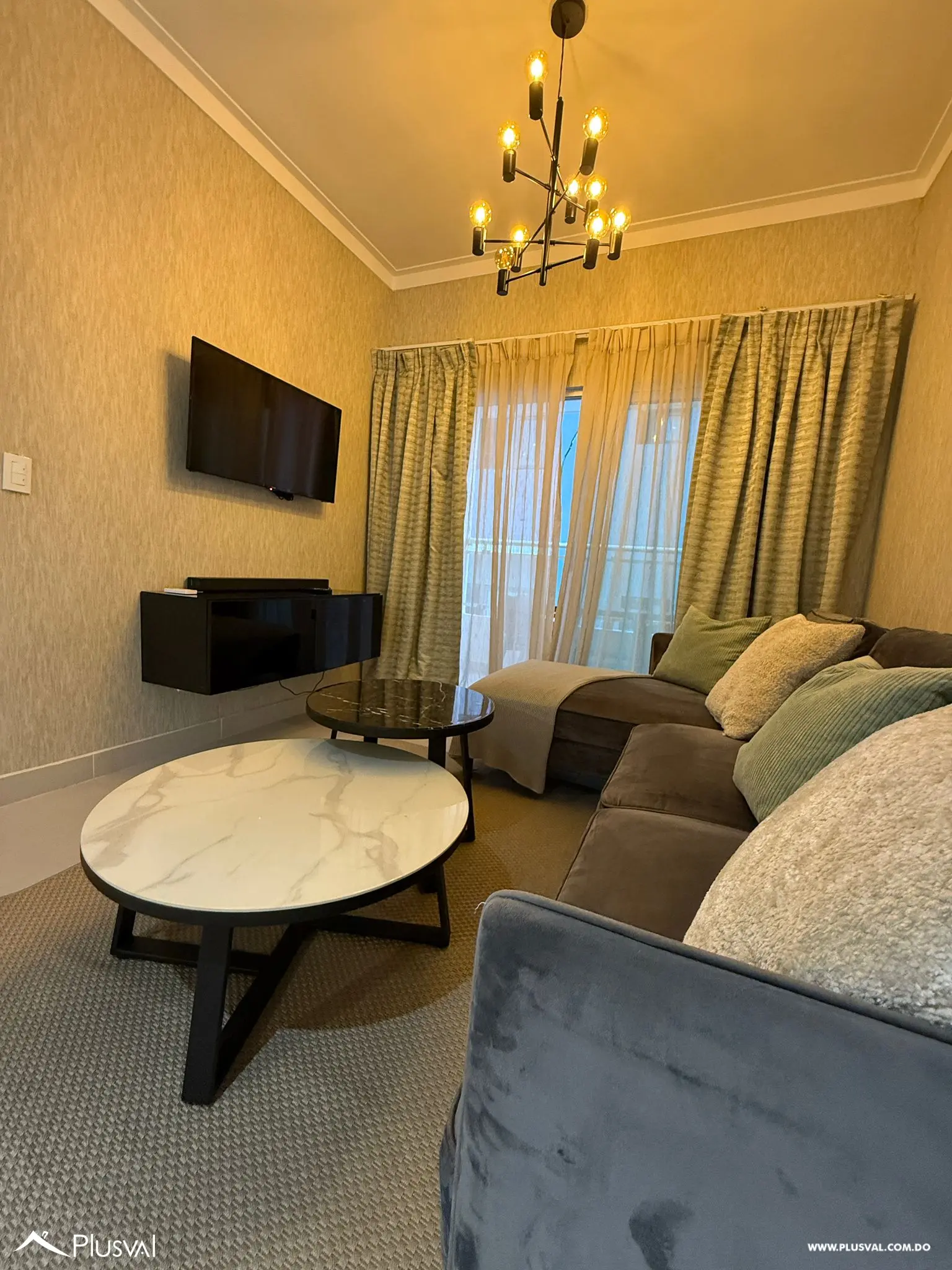 Alquiler de apartamento totalmente amueblado en Evaristo Morales 474079