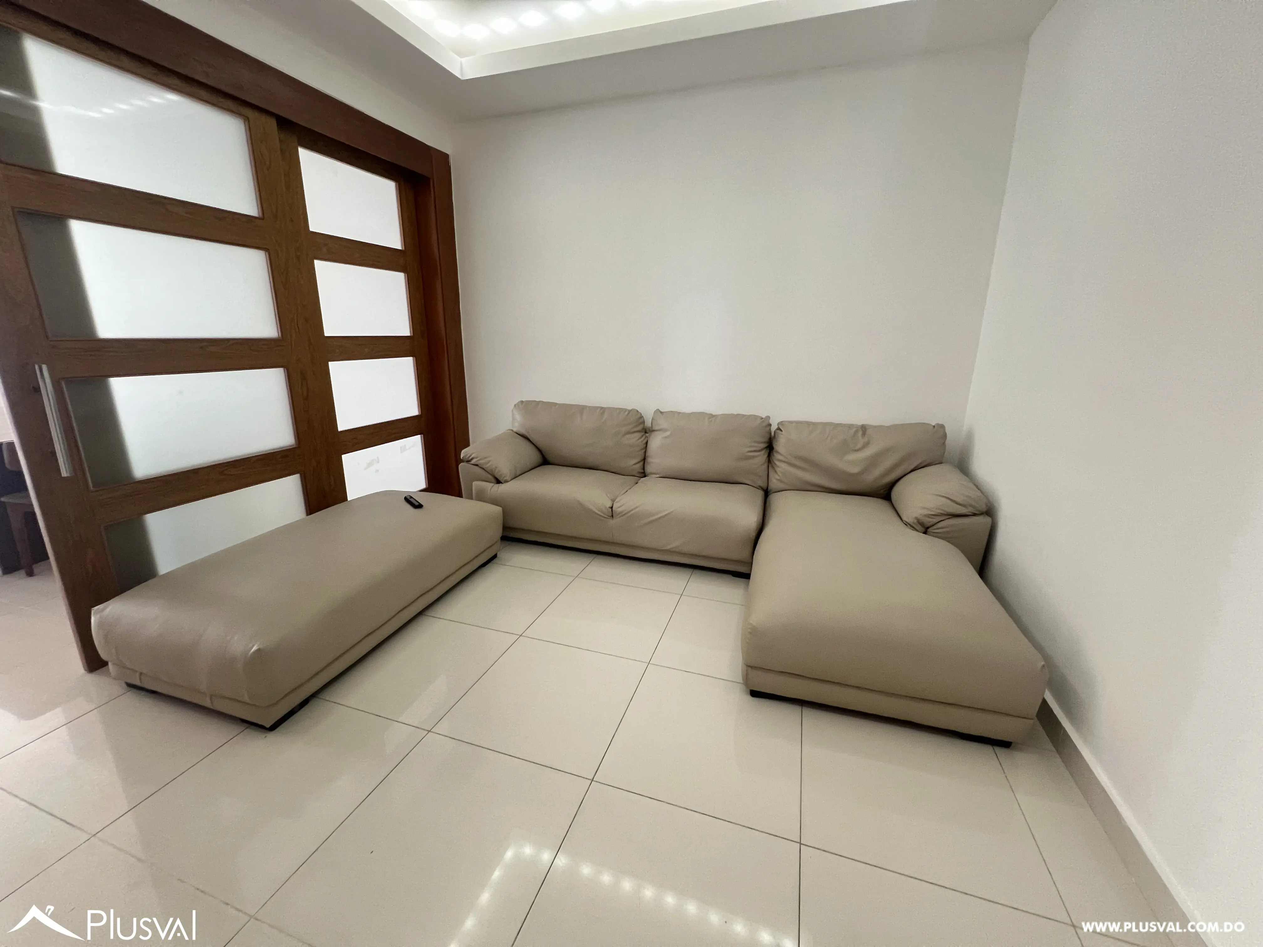 Moderno apartamento en alquiler en Evaristo Morales. 468132