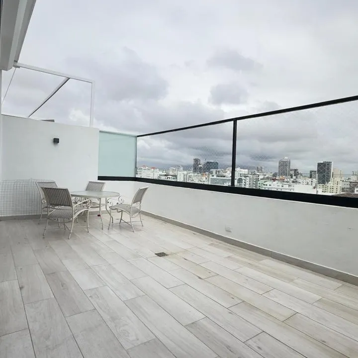 Amplio Penthouse en venta en Evaristo Morales 444547