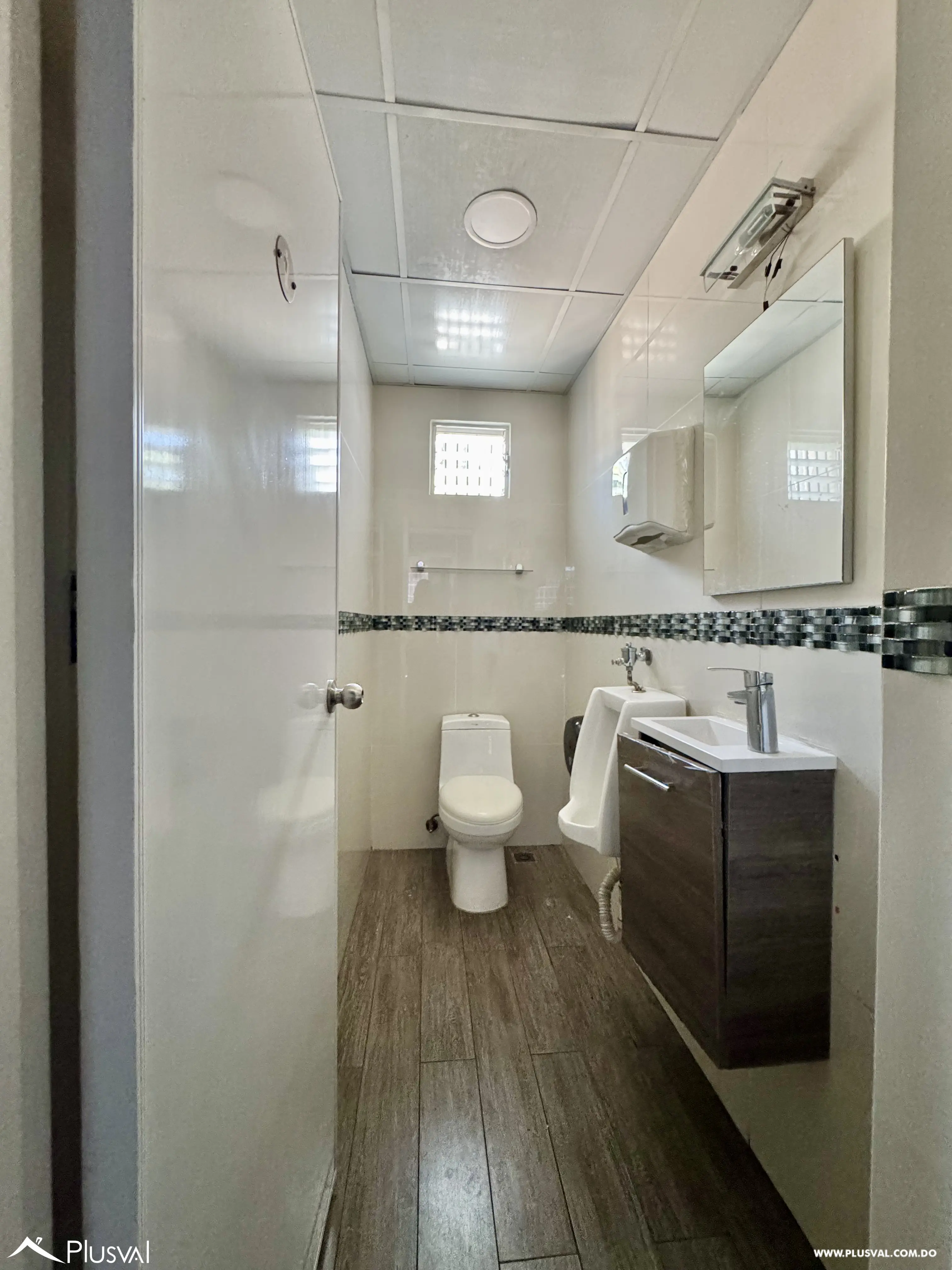 Alquilo Maravilloso Local Comercial en Esquina en Arroyo Hondo Viejo 512860