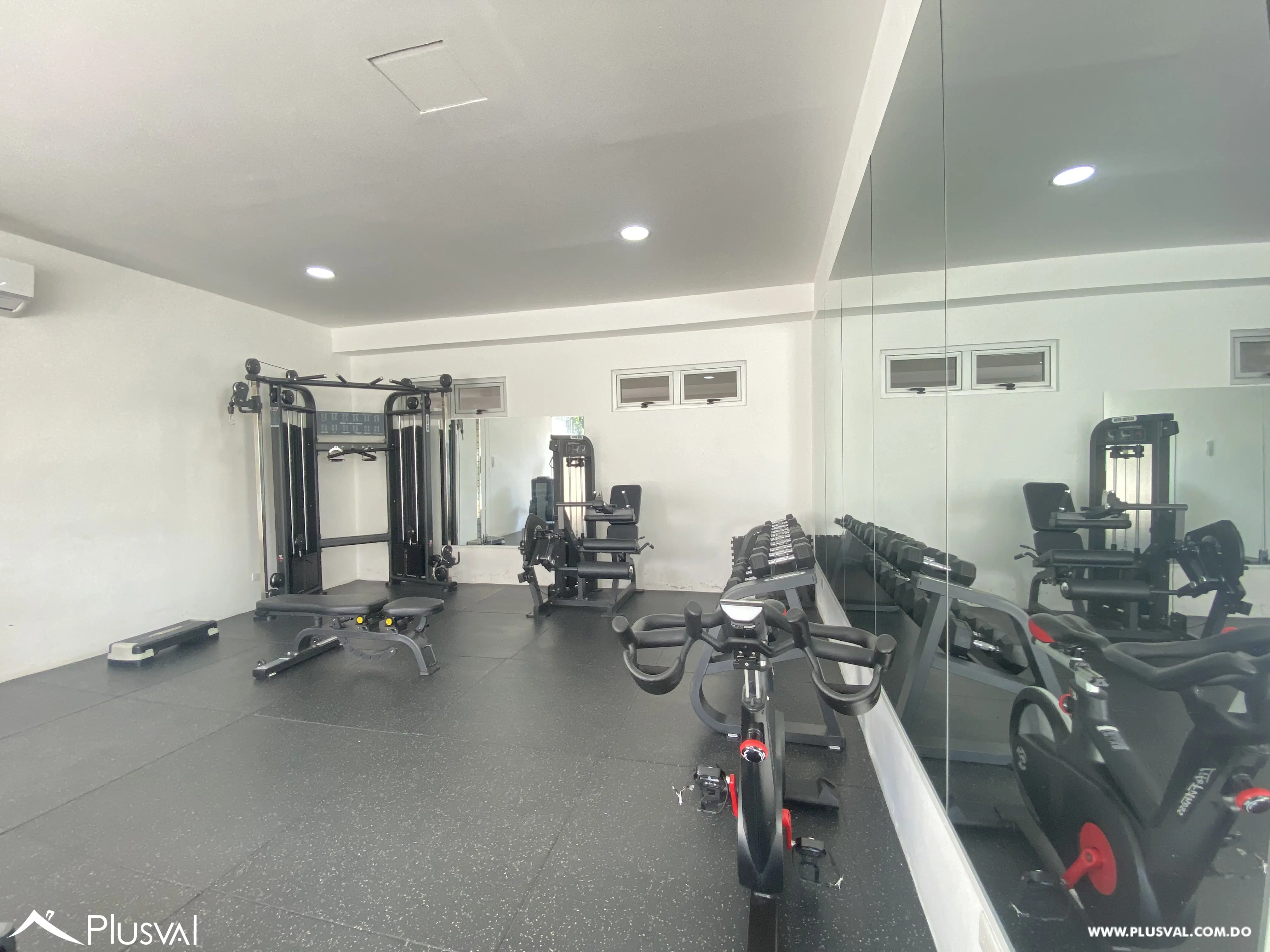 Alquilo Excelente y Amplio Apartamento en Zona Exclusiva en  La Esperilla 467449