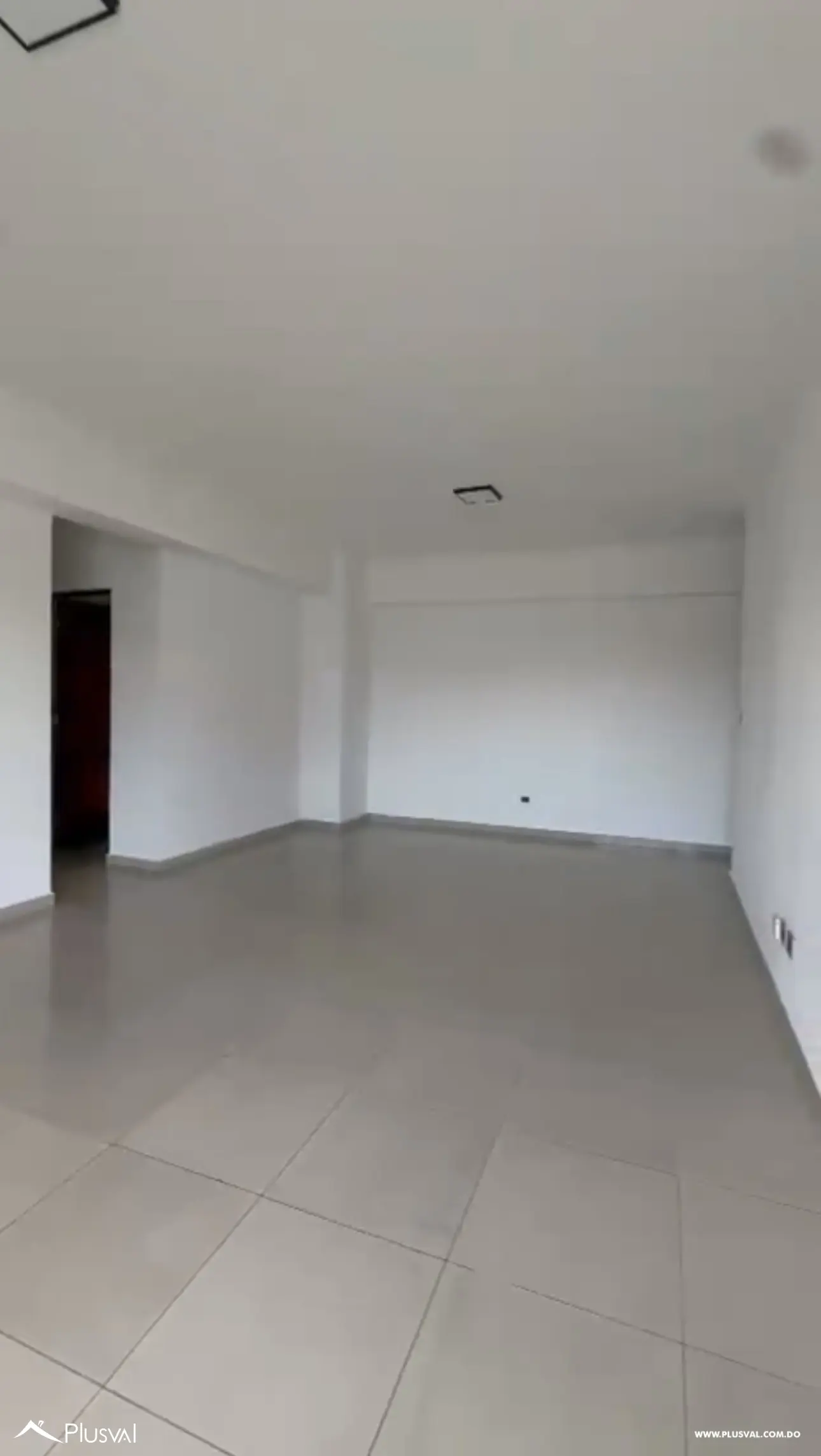 Cómodo apartamento en venta en Evaristo Morales. 532752
