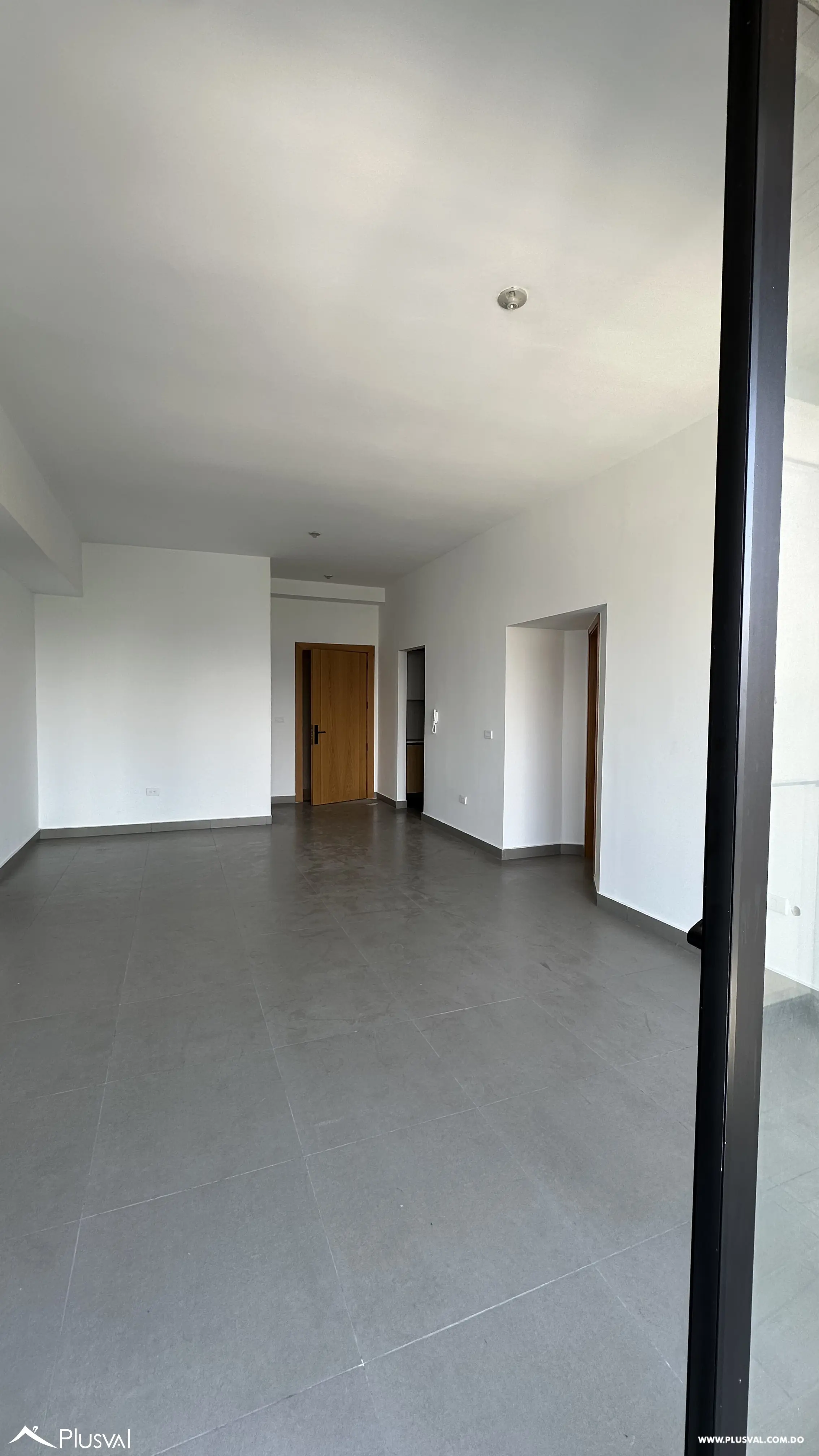 Apartamento en renta en Bella Vista 3 habitaciones, 2 parqueos y áreas sociales 462863