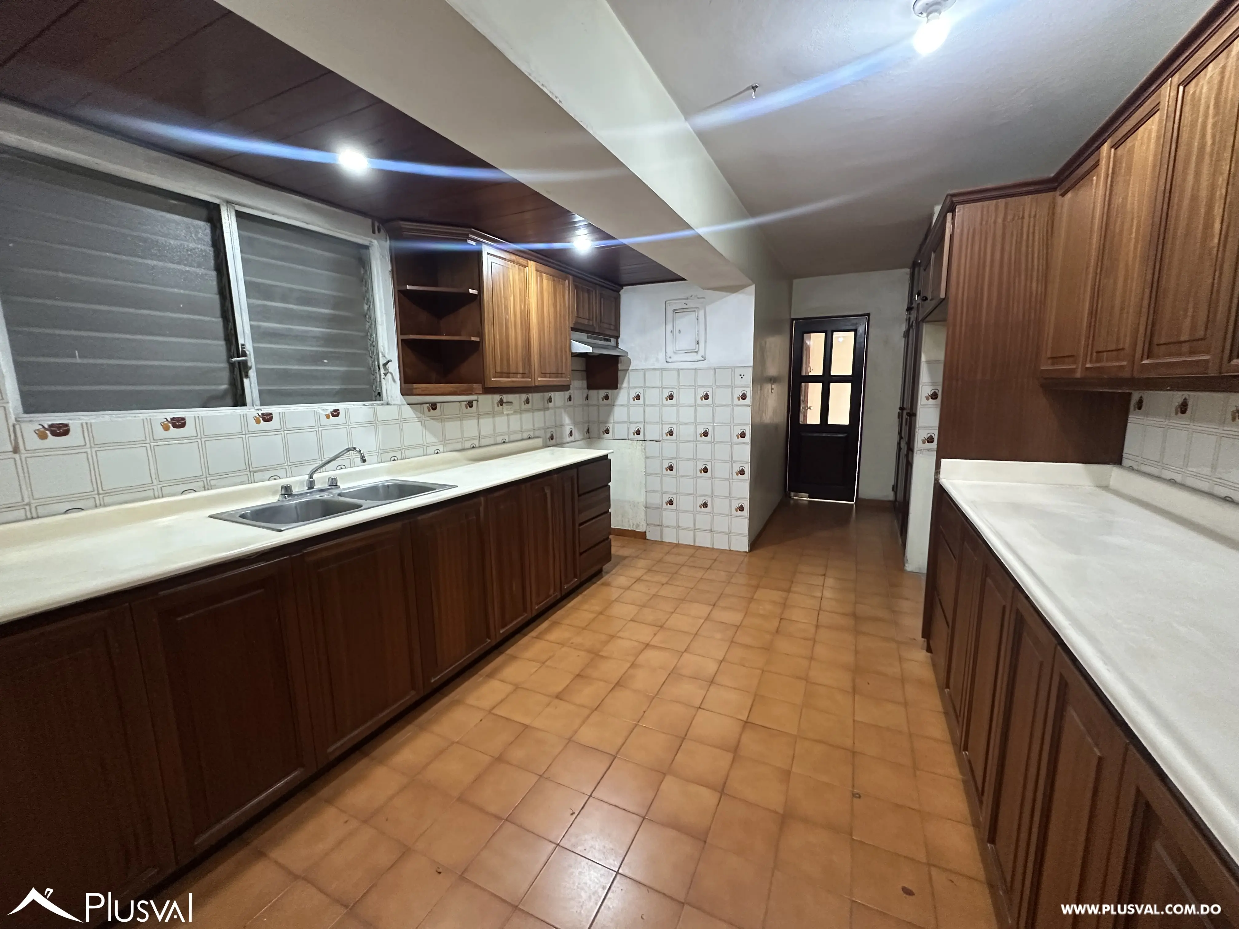 Venta de amplio apartamento, en Naco. 490293