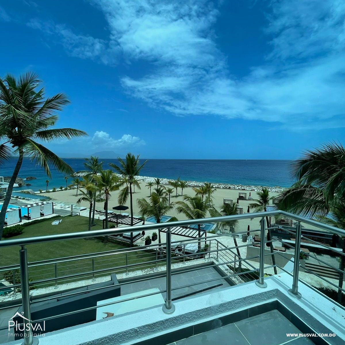 Exclusivo Penthouse de 2 niveles en Proyecto Cerrado Frente al Mar. 230405
