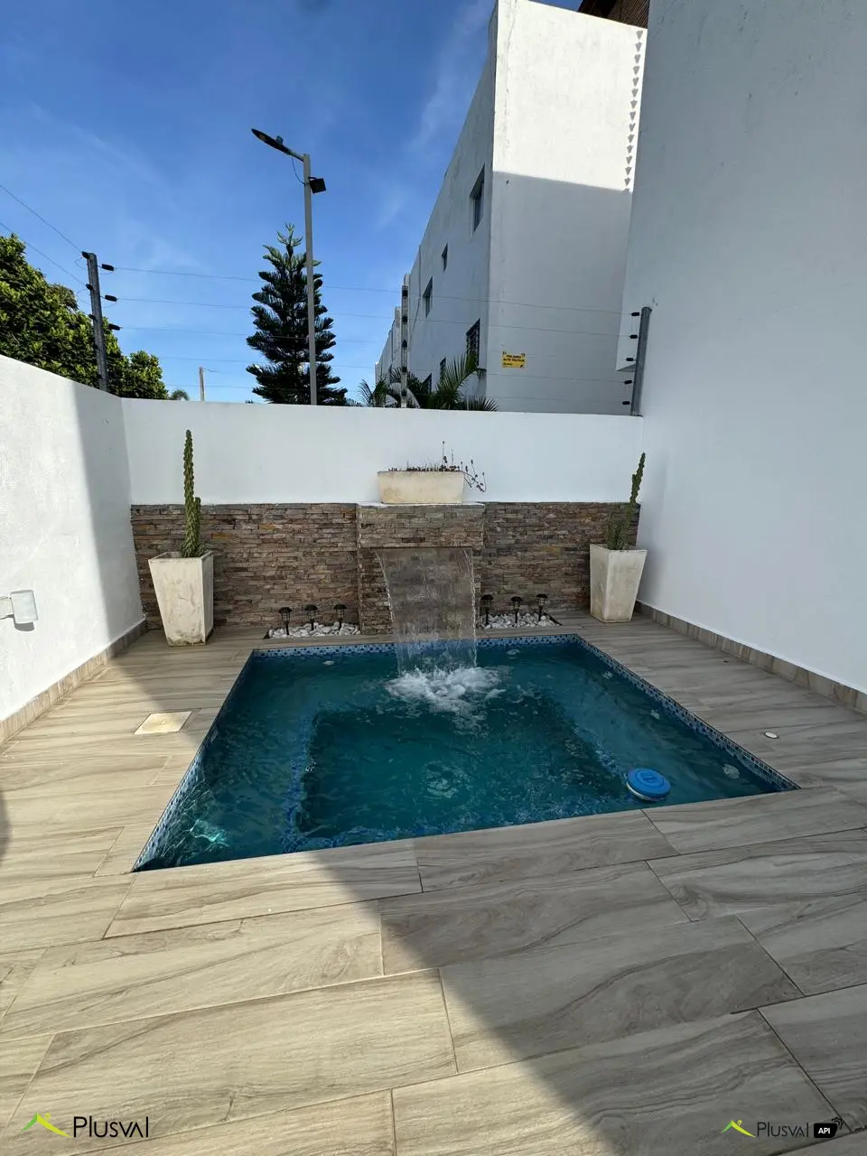 Primer piso con Patio y picuzzi. 448396