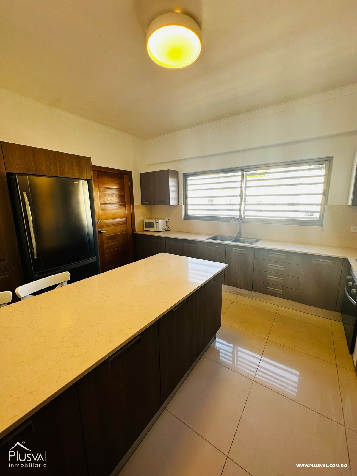 Residencia de lujo en Evaristo Morales. Amplio, privado y estratégicamente ubicado. 319287