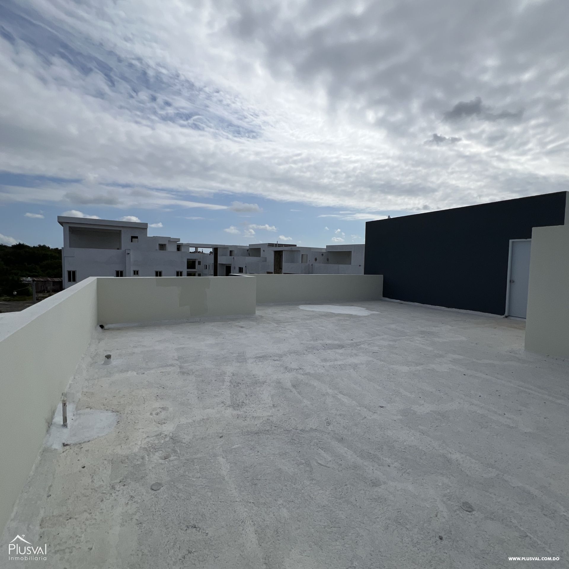 Apartamento con terraza de 80 Mt2 de venta en la AV. Jacobo Majluta 416016