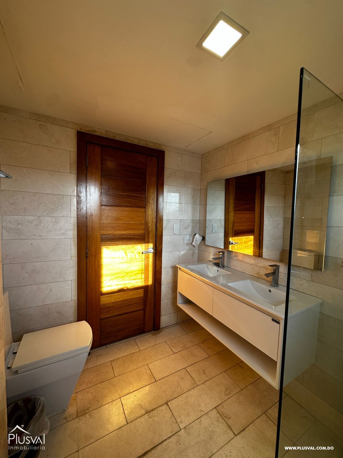 Residencia de lujo en Evaristo Morales. Amplio, privado y estratégicamente ubicado. 319273