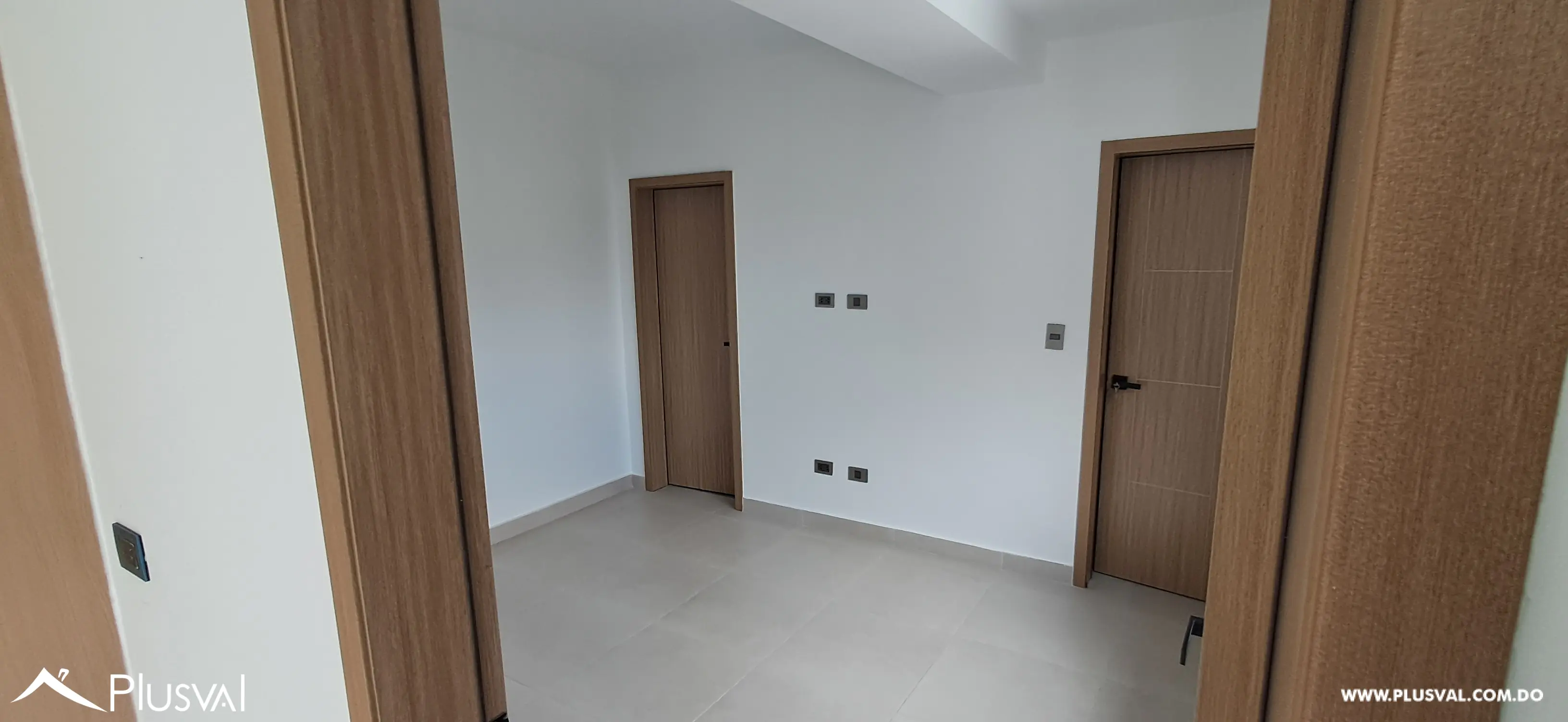 Apartamento en venta con vista despejada en Evaristo Morales 502946