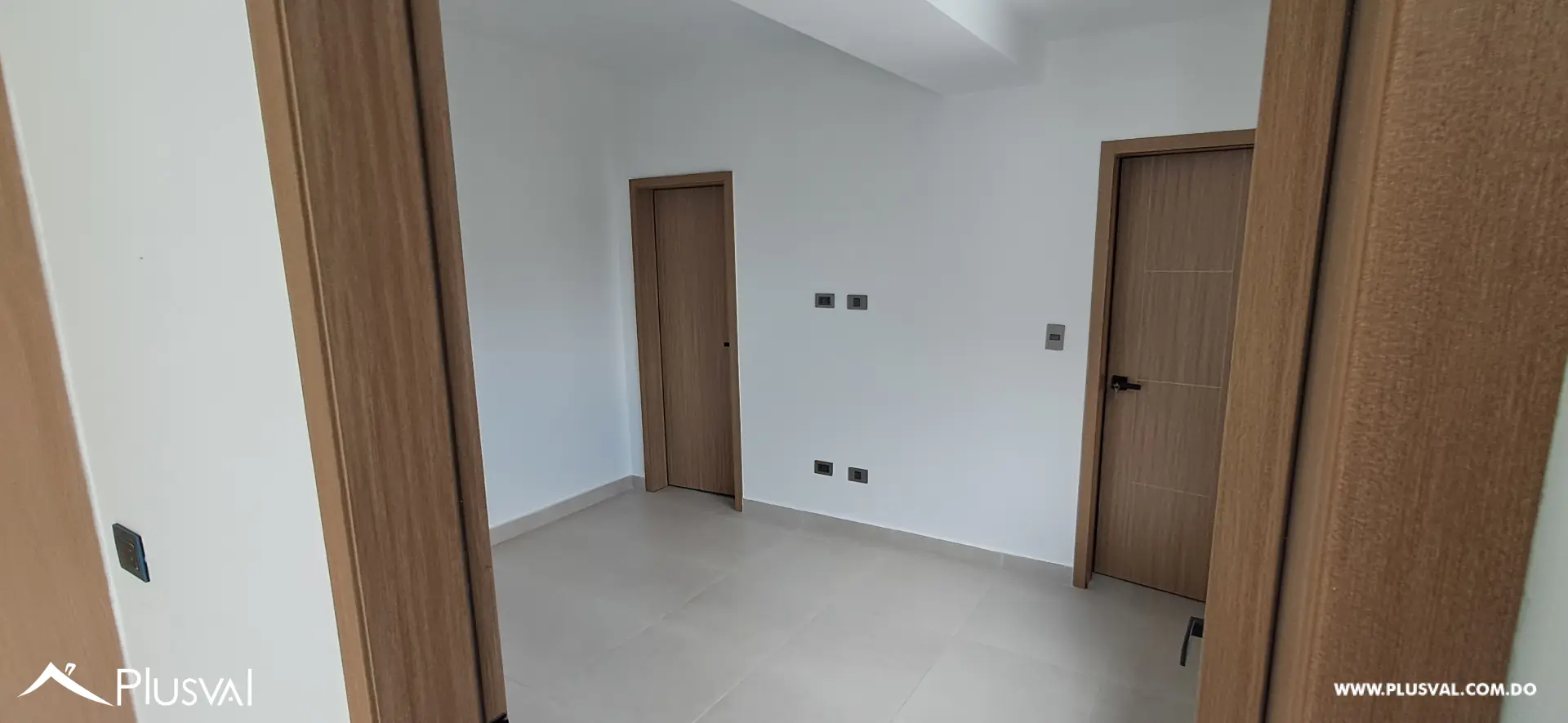 Apartamento en venta con vista despejada en Evaristo Morales 502946