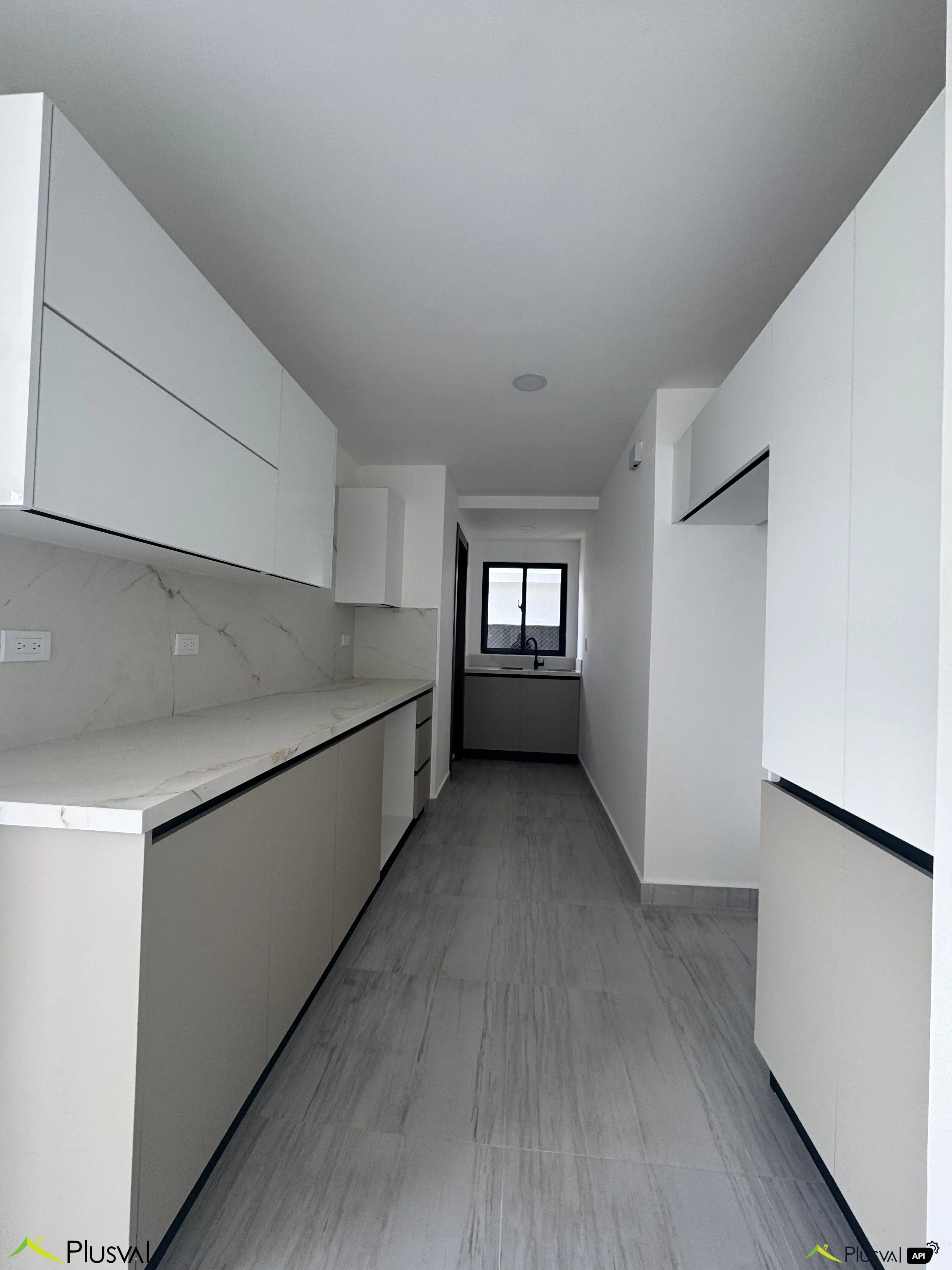 Alquiler de excelente apartamento en Evaristo Morales 451329