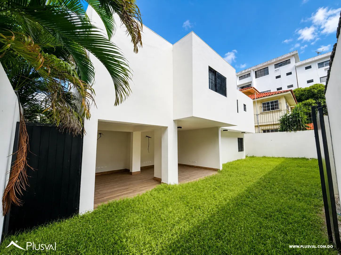 Casa en alquiler en Ensanche Paraíso | Uso residencial o comercial 520047