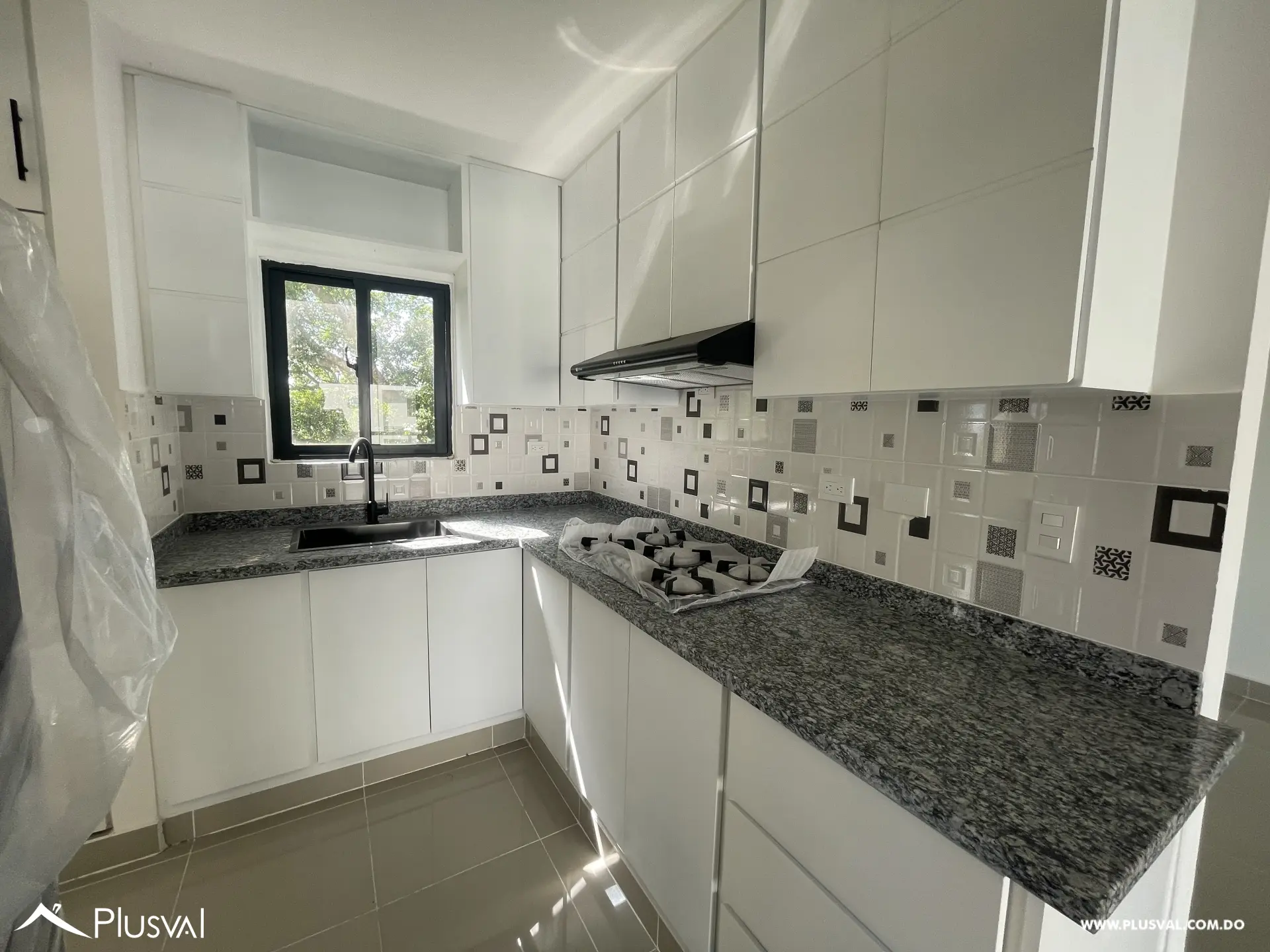Penthouse de 3 Habitaciones con Piscina en Zona Residencial 508862