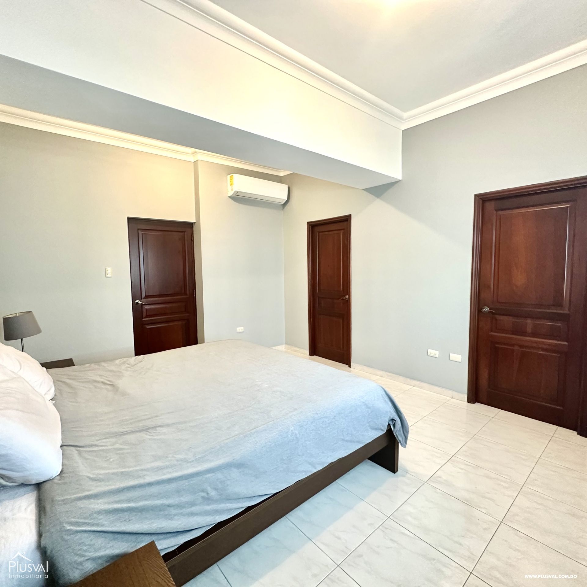 Amplio apartamento Amueblado en Alquiler en Piantini, DN 423628