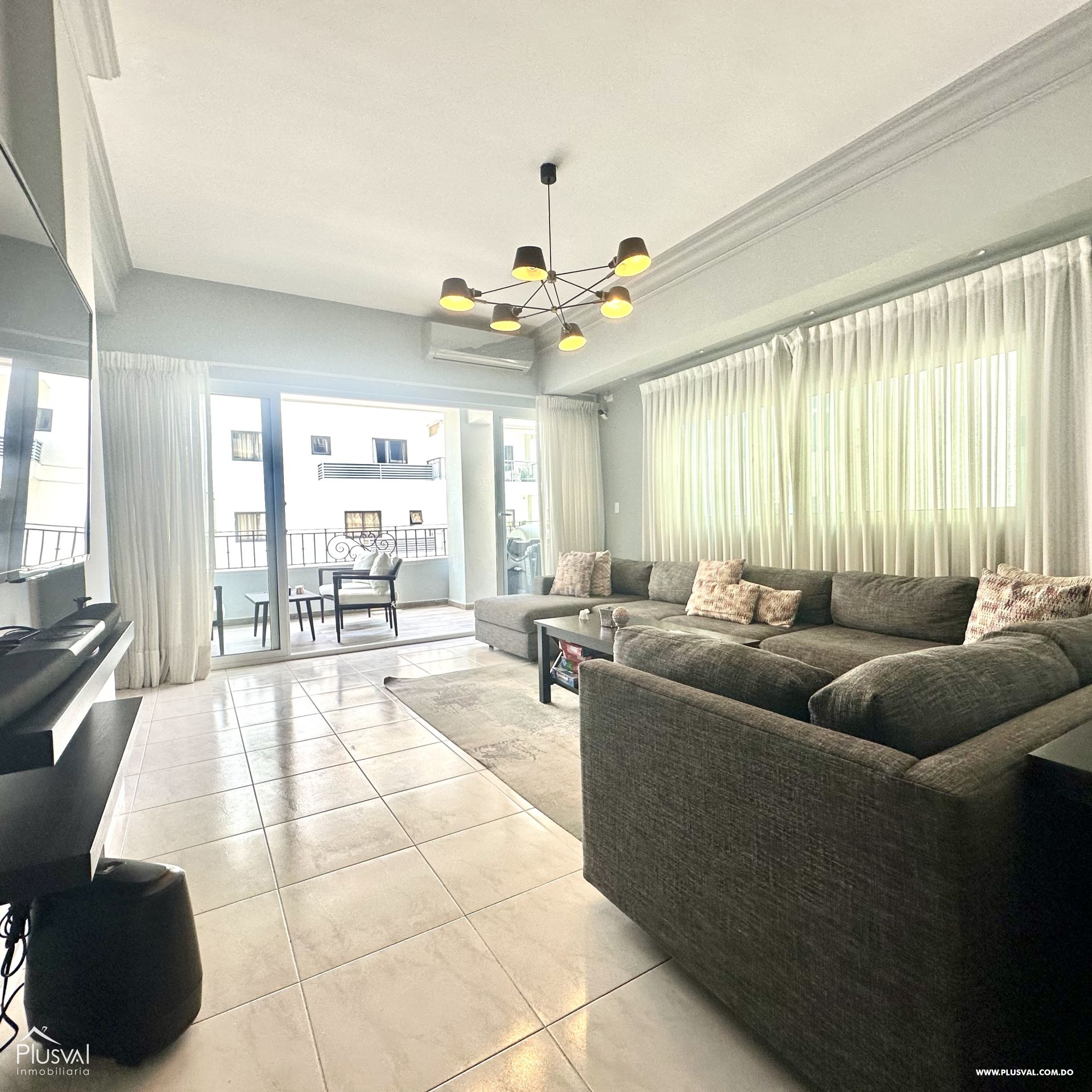 Amplio apartamento Amueblado en Alquiler en Piantini, DN 423618