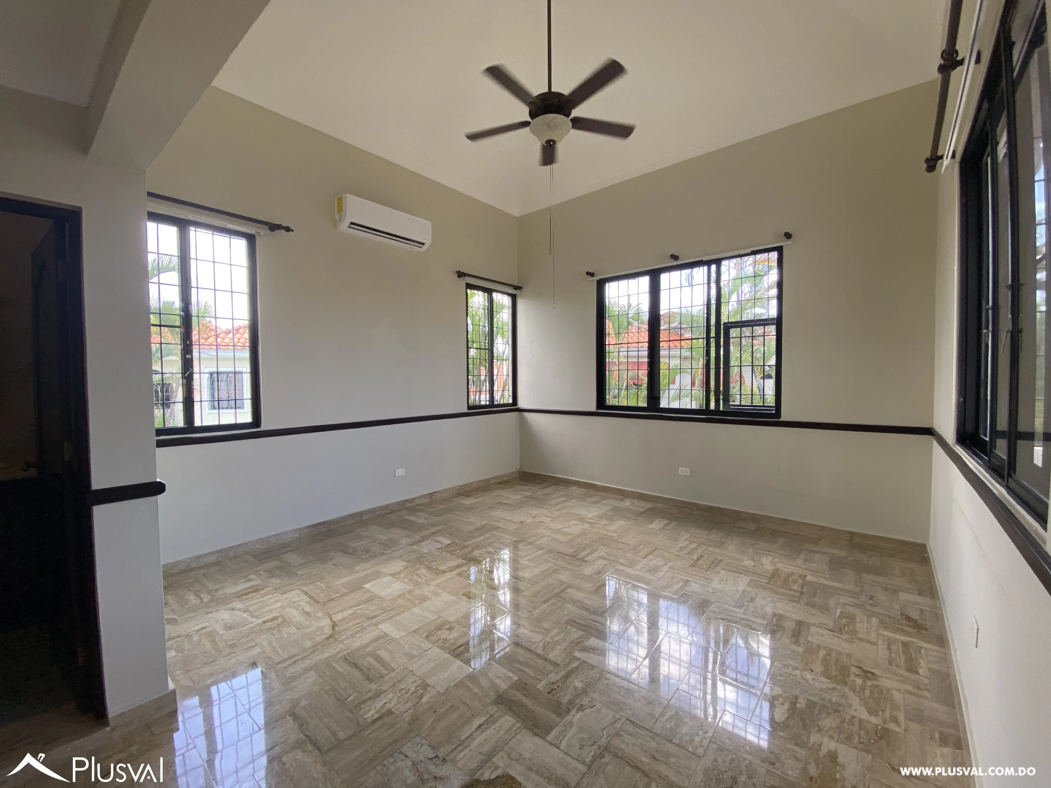 Alquilo Excelente Casa Residencial en Las Praderas 455456