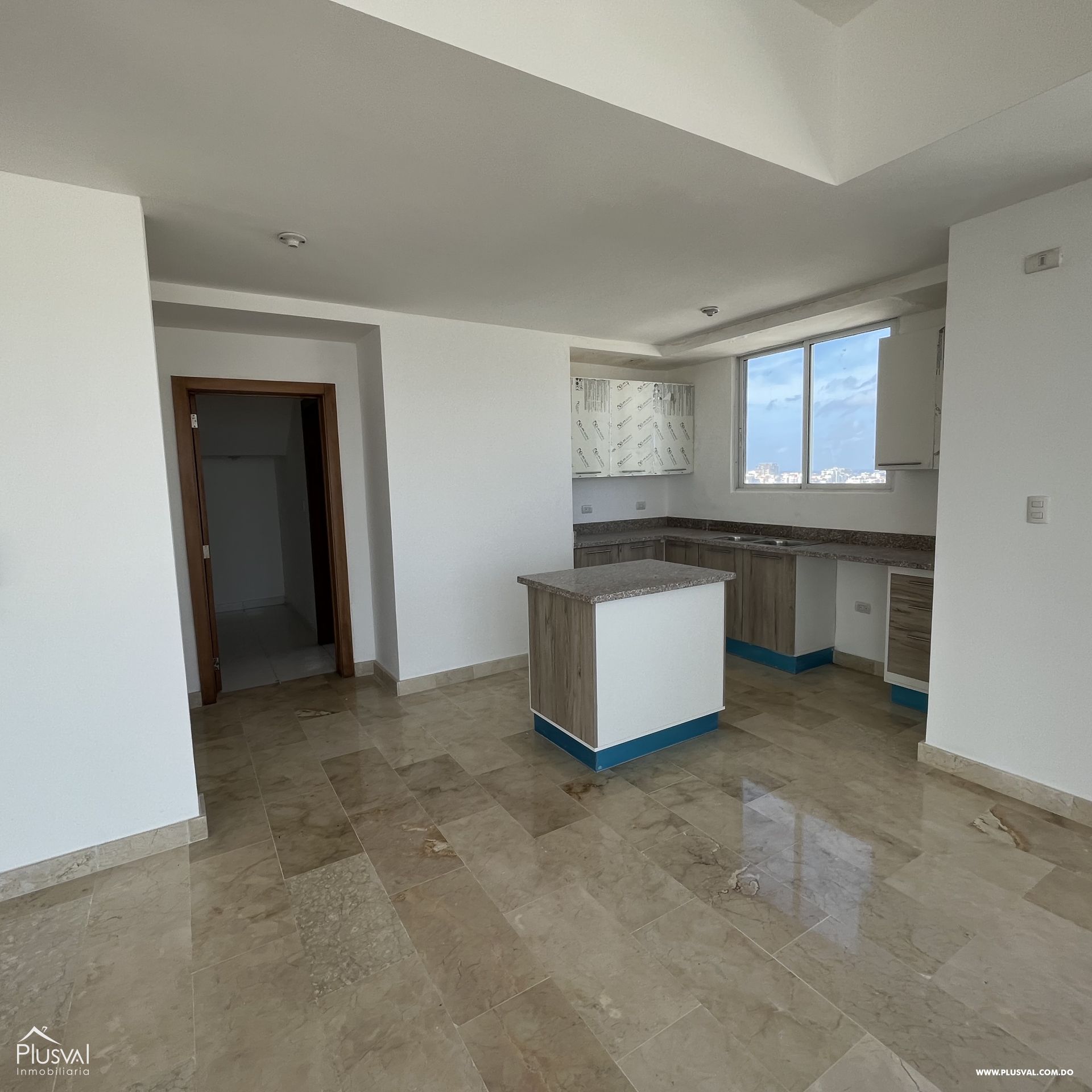 Venta de apartamento de 3 habitaciones en el sector de Evaristo Morales 293889