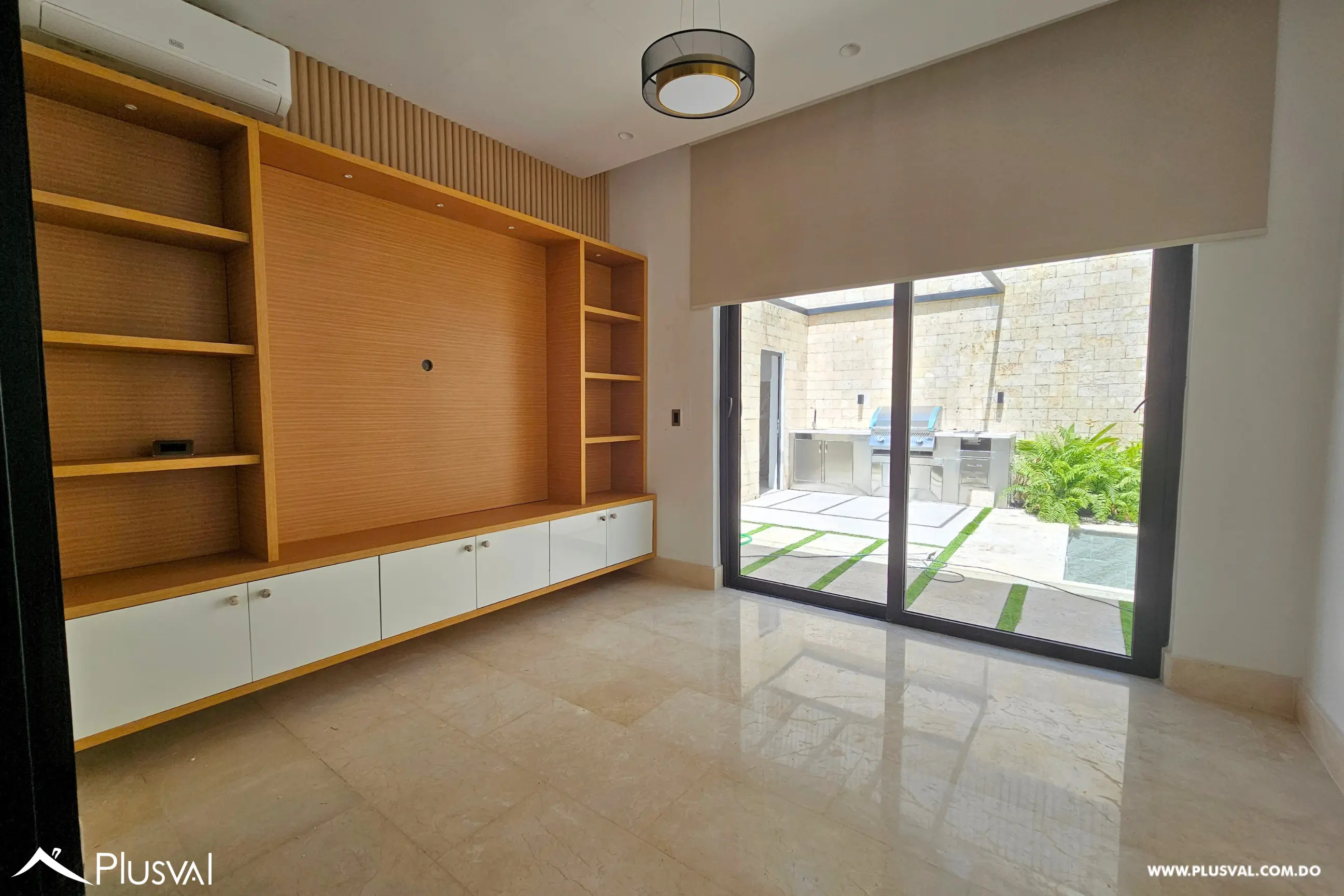 Casa en Residencial Cerrado en Alquiler con Línea Blanca en Arroyo Hondo 509165