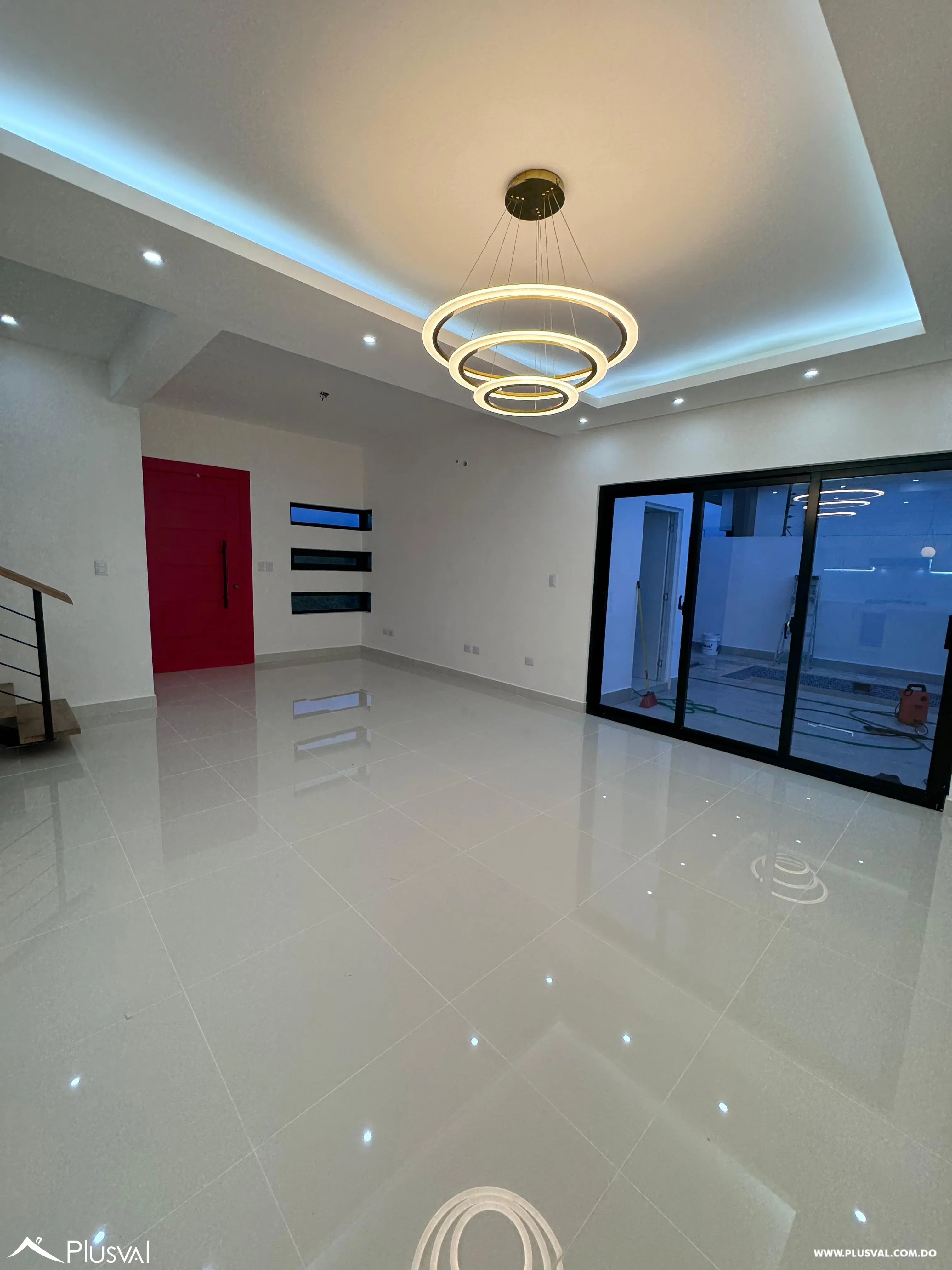 HERMOSA CASA CON PICUZZI Y PATIO EN BRISAS A SOLO 5 MINUTOS DEL DOWNTOWN 478016