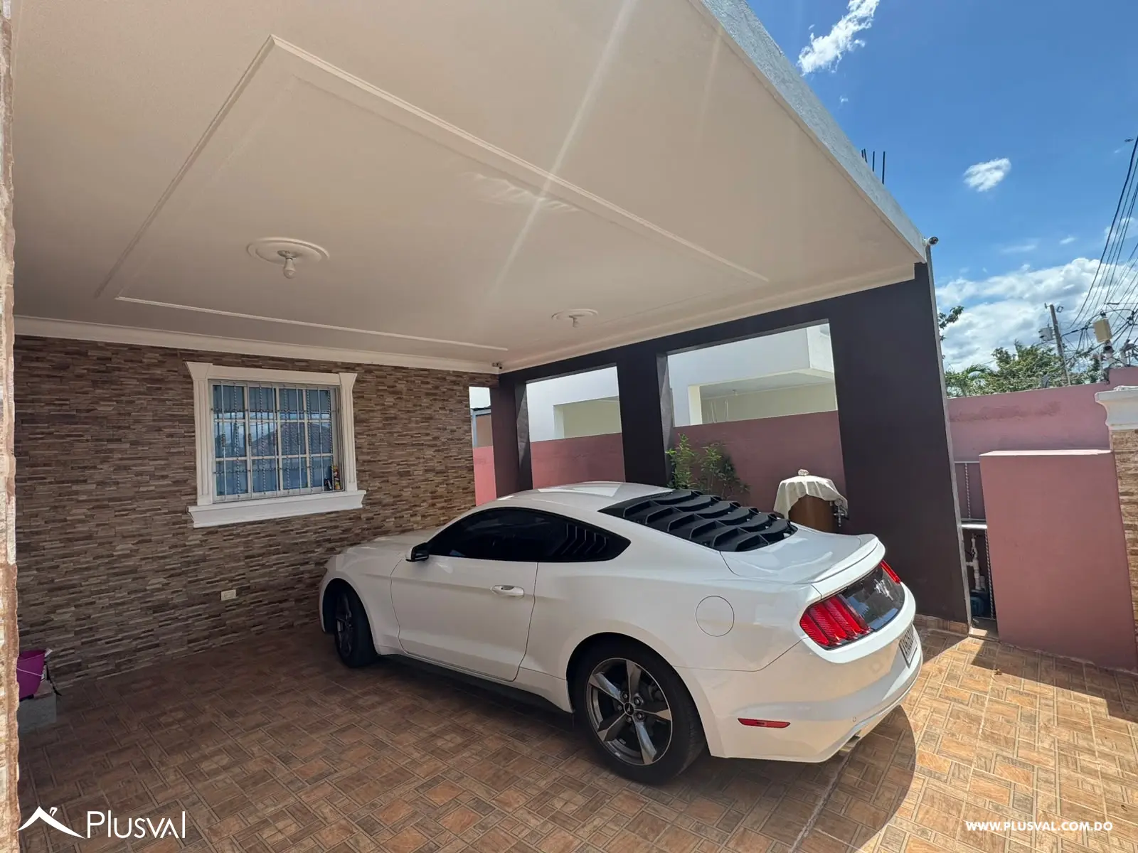 Casa en venta Amueblada de 3 Habitaciones en Residencial Cerrado 533146