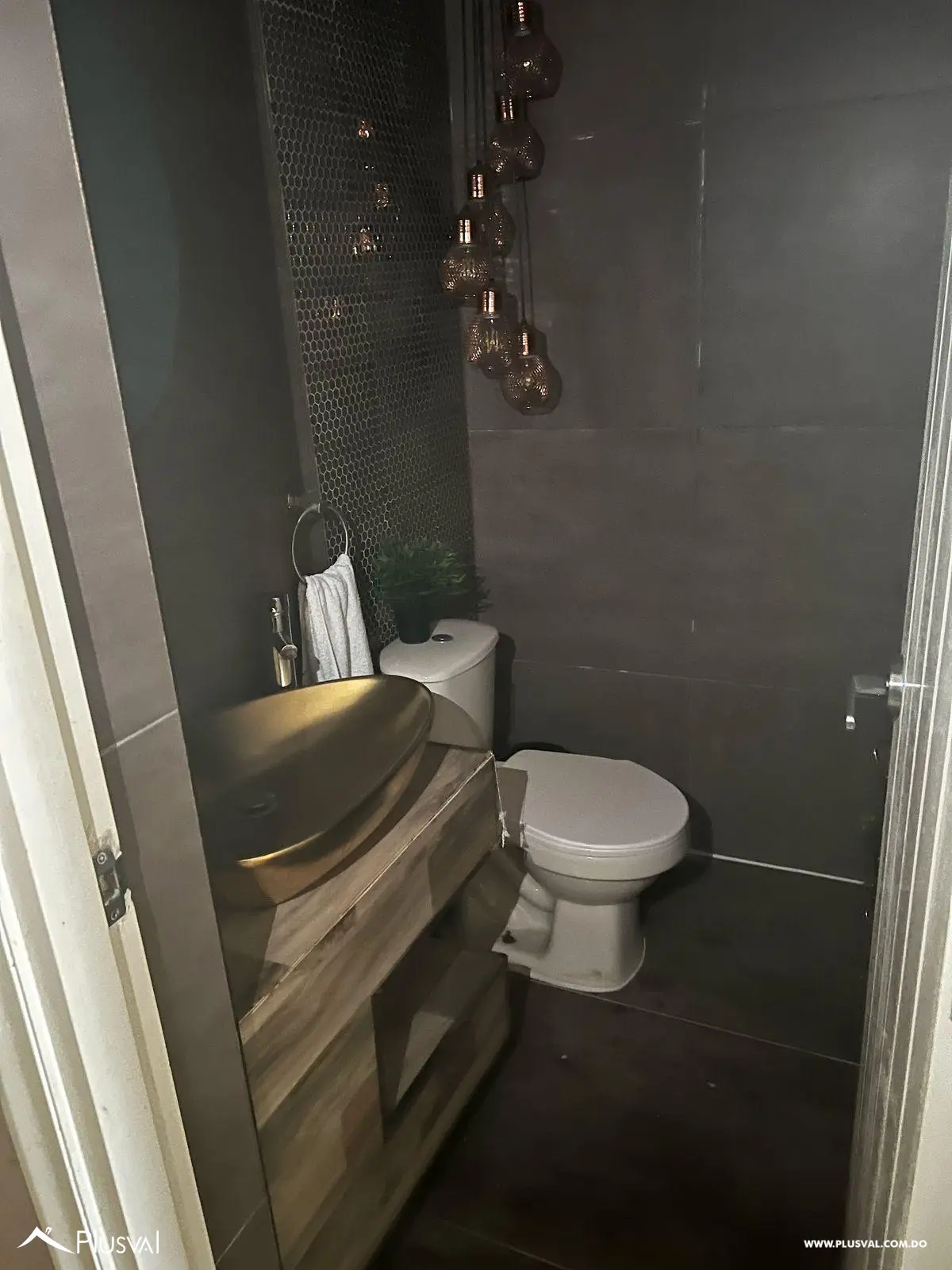 Amplio Apartamento en Venta de 4 Habitaciones en Evaristo Morales 477636