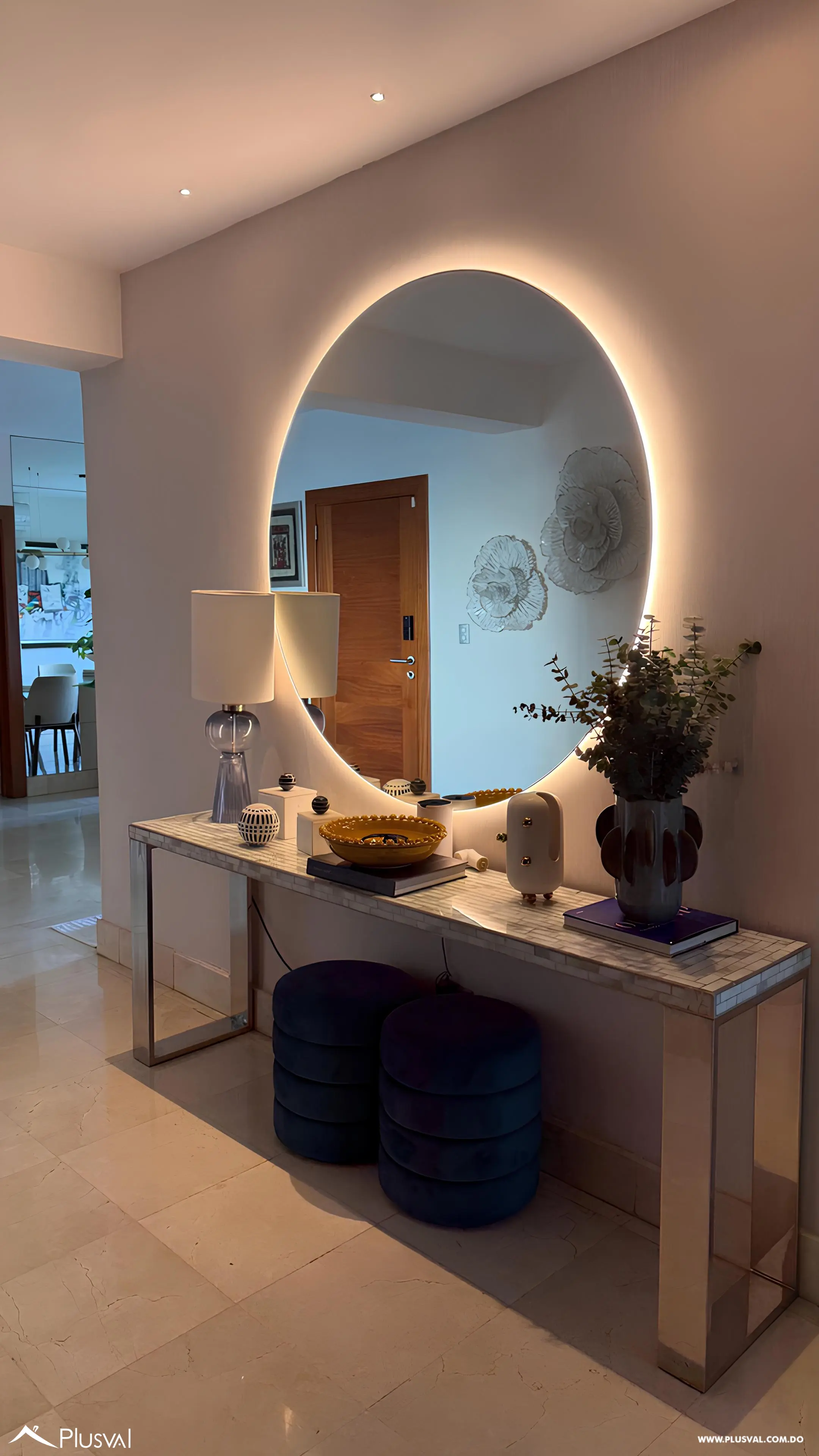 Amplio apartamento en venta de 3 habitaciones. 522018