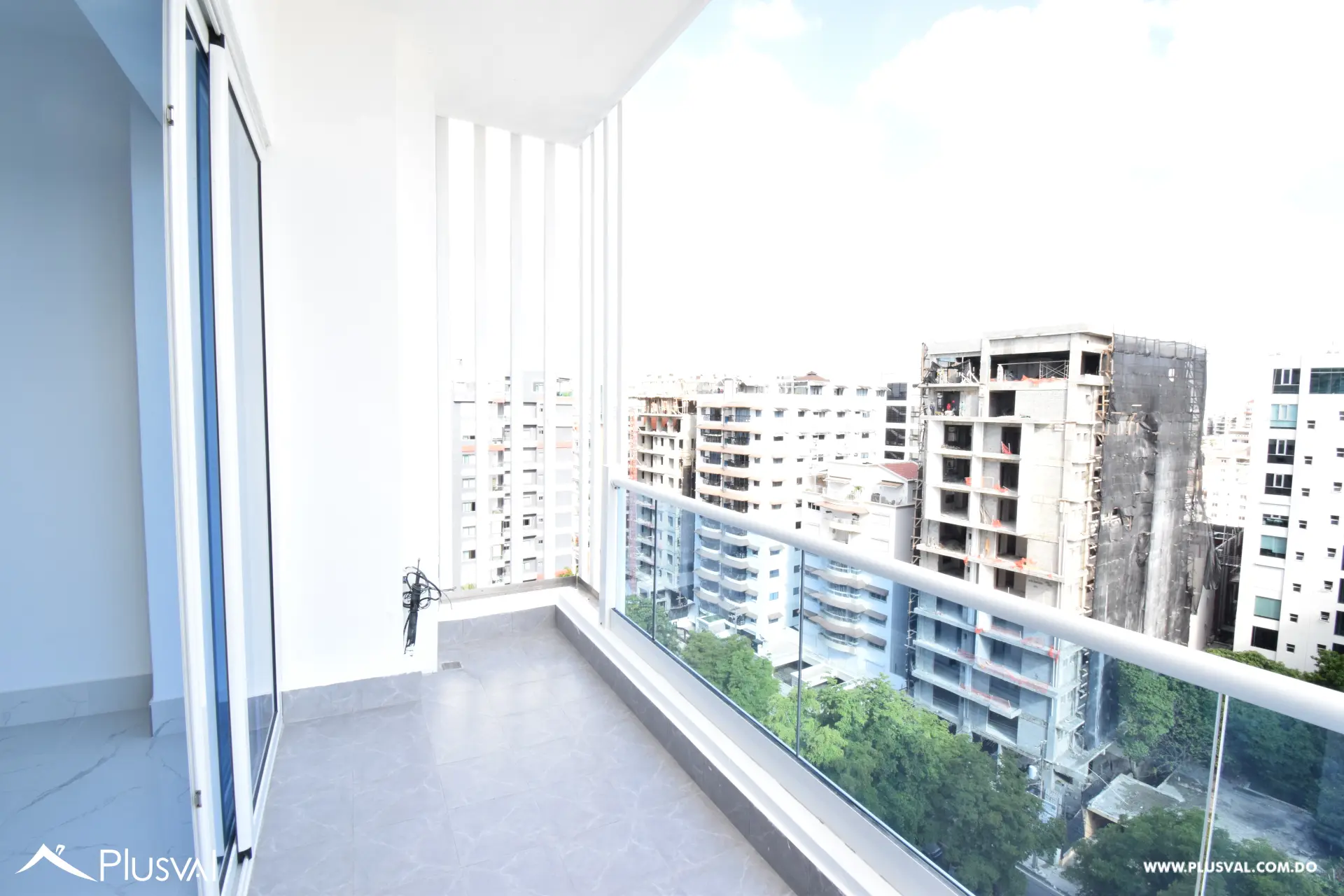 Lujosa Torre en Bella Vista, en la Av. Sarasota 501452