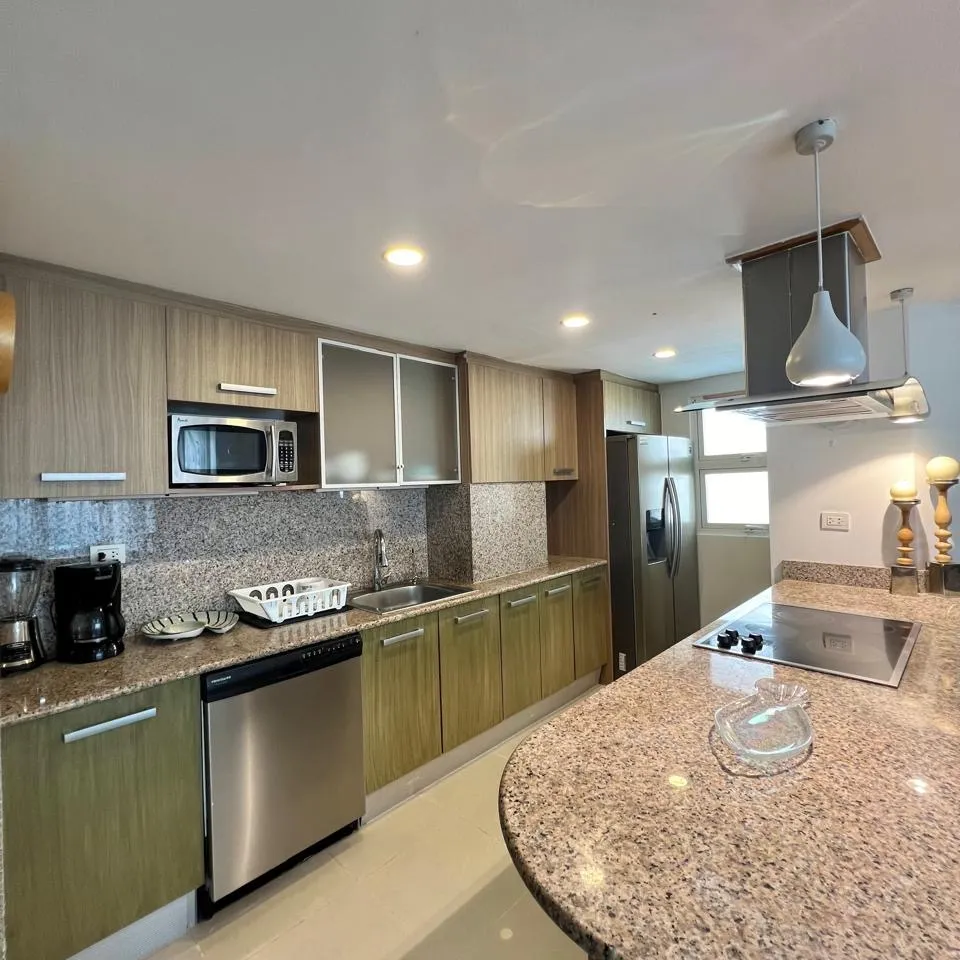 Apartamento en alquiler, en Marbella 389414