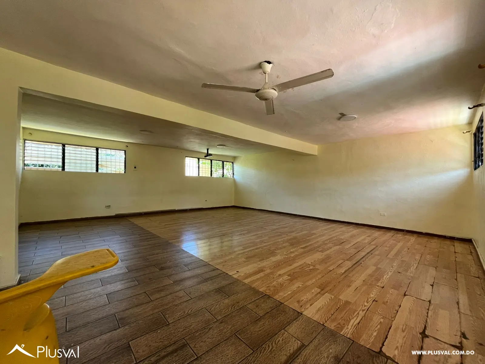 Edificio de 3 niveles con vocación comercial de venta en Engombe 508790