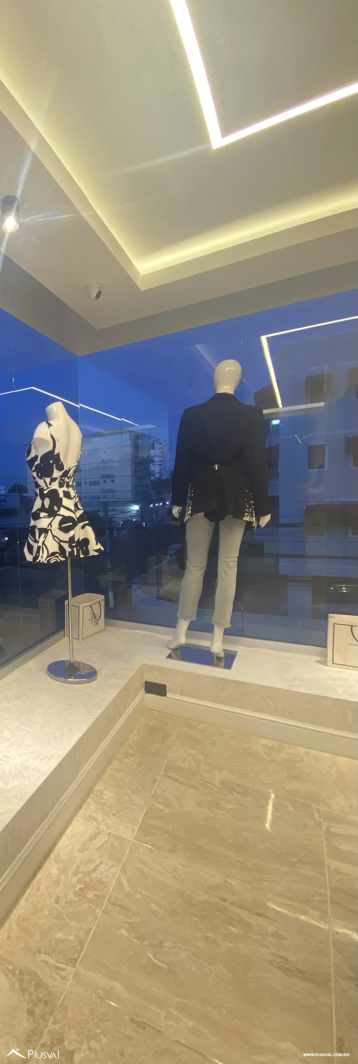 Vendo Traspaso de Excelente Tienda en Local de Plaza Comercial en el Millón 464773