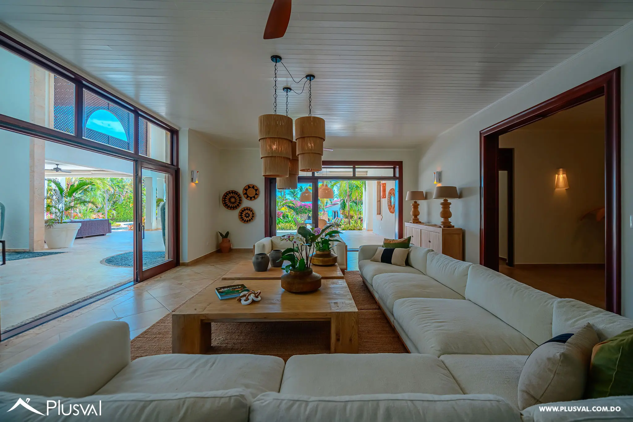 Preciosa Villa en venta. primera línea de playa en Cabrera 476740