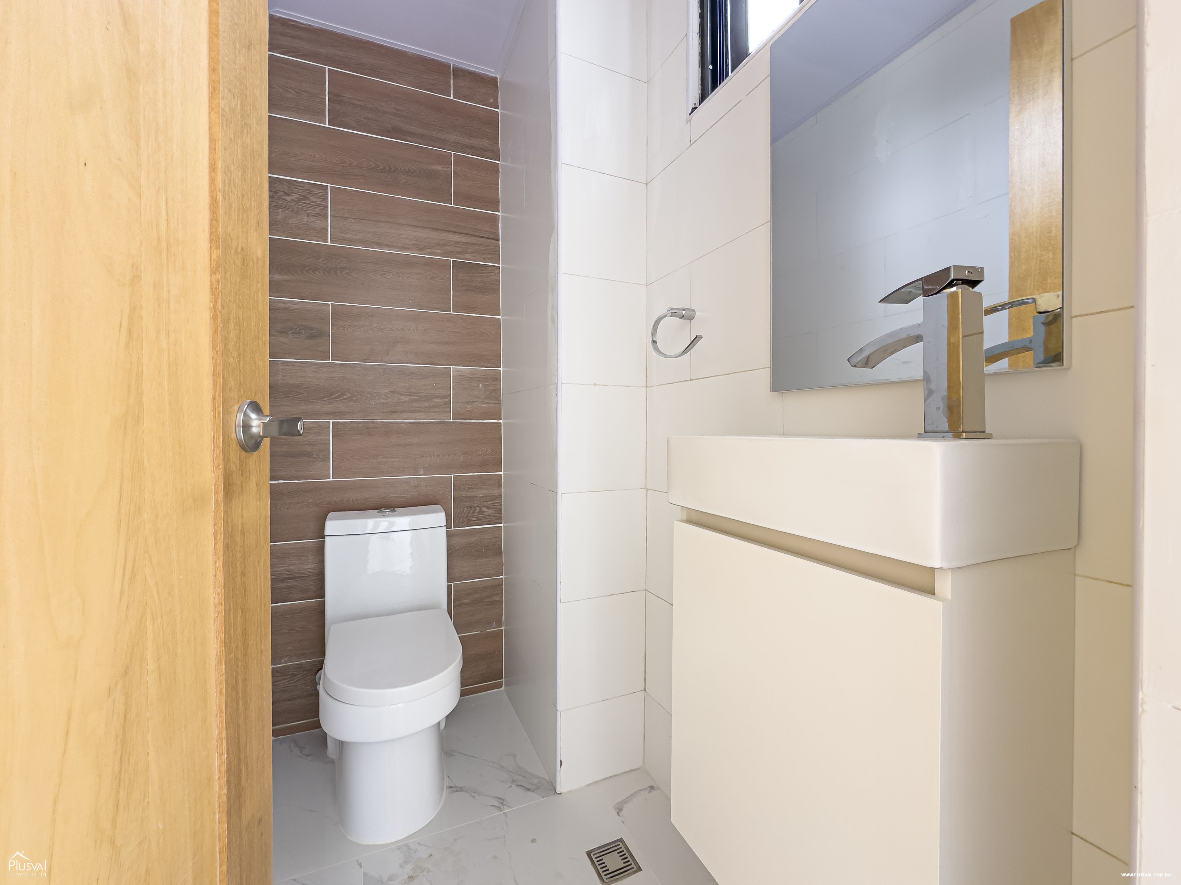 Apartamento a estrenar con terraza en venta en Los Rios 429651
