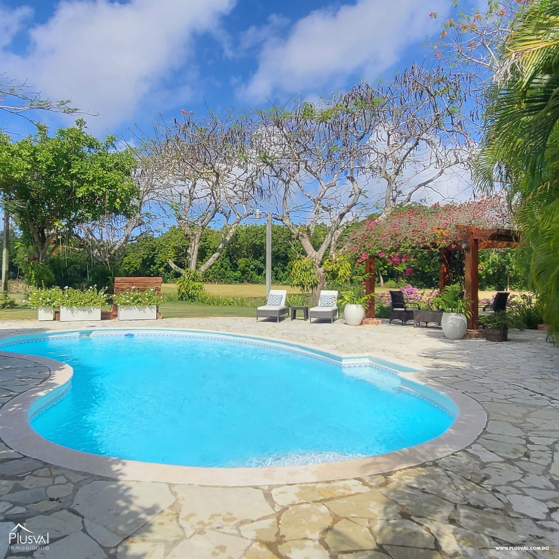 Villa Amueblada en Metro Country Club 219462